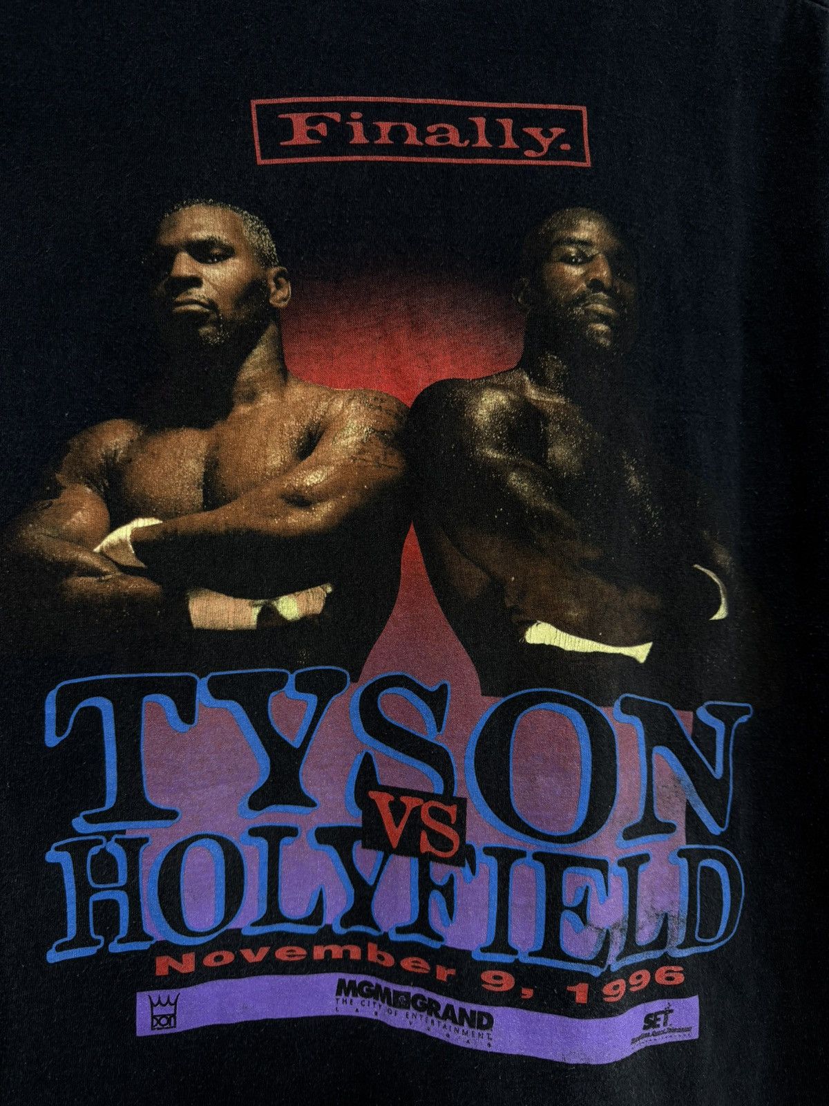 Vintage Vintage 1996 Mike Tyson Holyfield Boxing T-Shirt Vtg MGM XL Size US XL / EU 56 / 4 - 4 Thumbnail