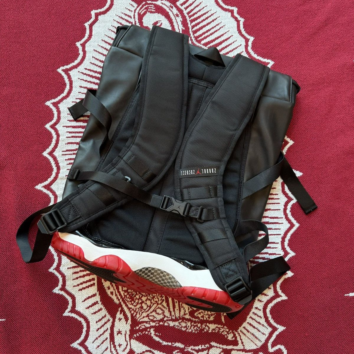 Jordan Brand × Nike 2014 Nike Air Jordan XI 11 Bred Backpack Premium Shoe Bag Size ONE SIZE - 5 Thumbnail