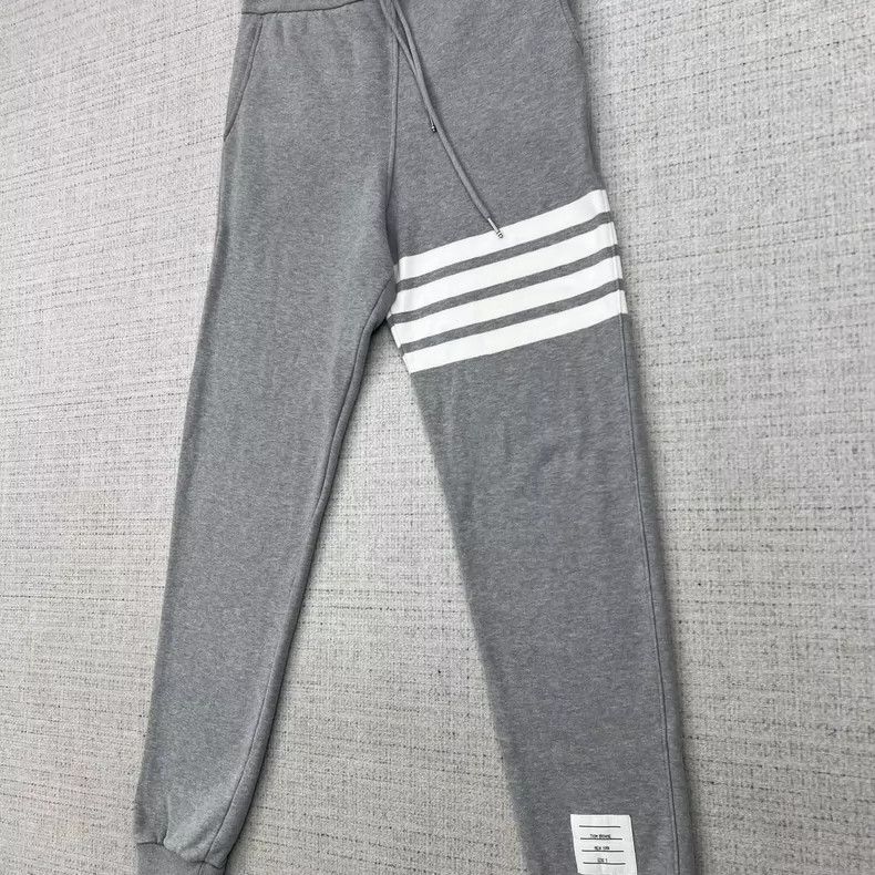Thom Browne Thom Browne Size 2 Old money style four-striped loose knit Size US 32 / EU 48 - 3 Thumbnail