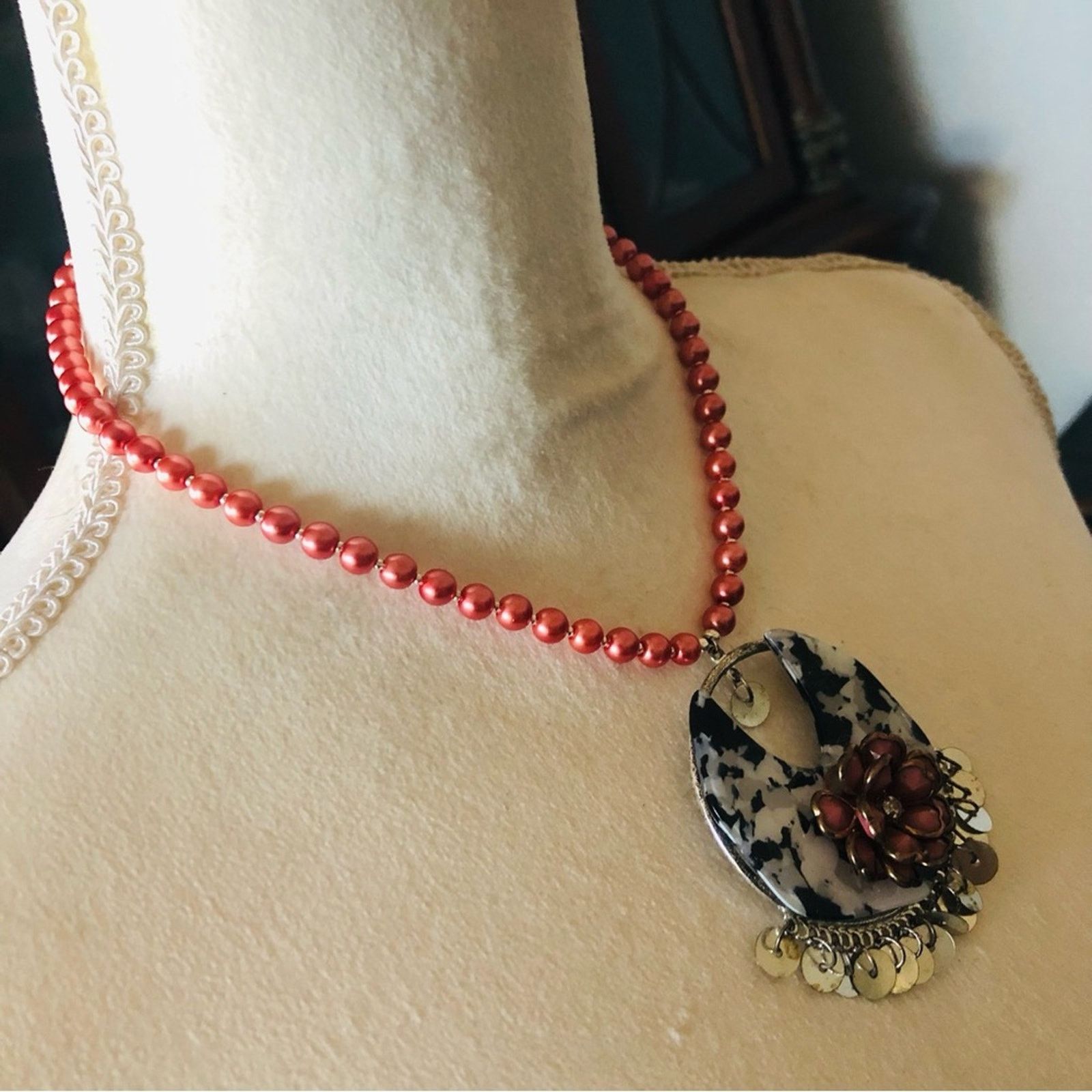 Handmade Handcrafted repurpose floral marble Pearl necklace Size ONE SIZE - 3 Thumbnail