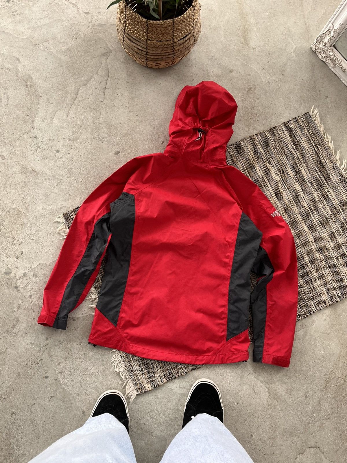 Berghaus Vintage Berghaus GoreTex PacLite Red windbreaker Jacket Y2K Size M / US 6-8 / IT 42-44 - 2 Thumbnail
