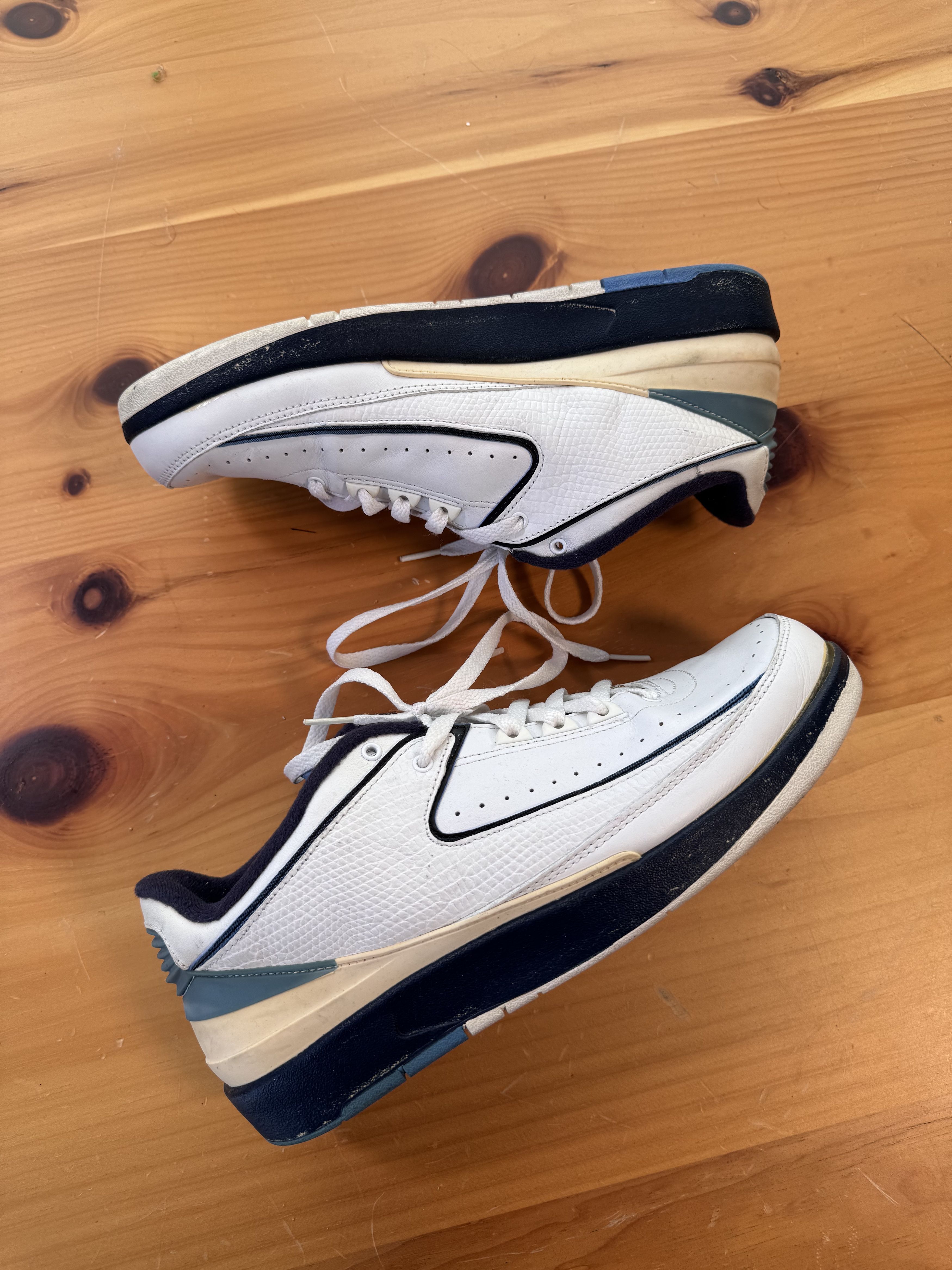 Jordan Brand 2004 Jordan 2 low navy Size US 10 / EU 43 - 1 Thumbnail