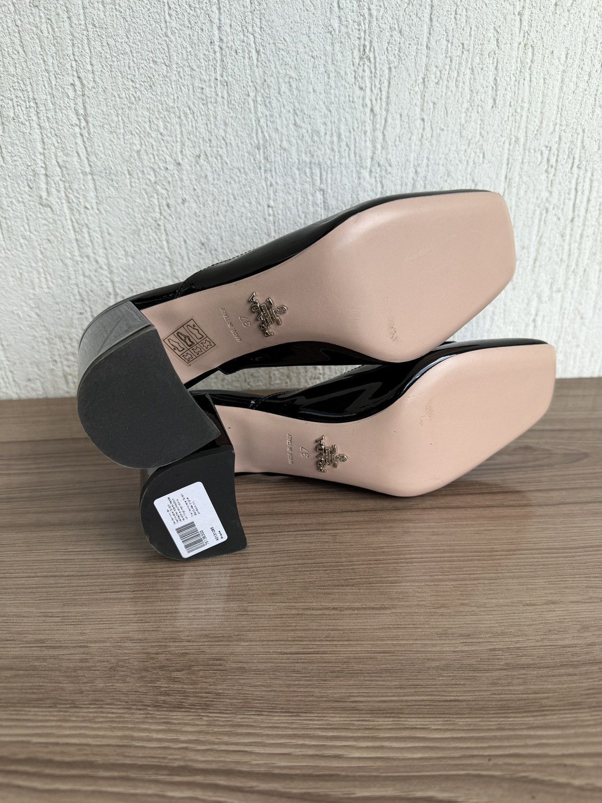 Prada Patent leather triangle logo mules heel Size US 7 / IT 37 - 11 Thumbnail