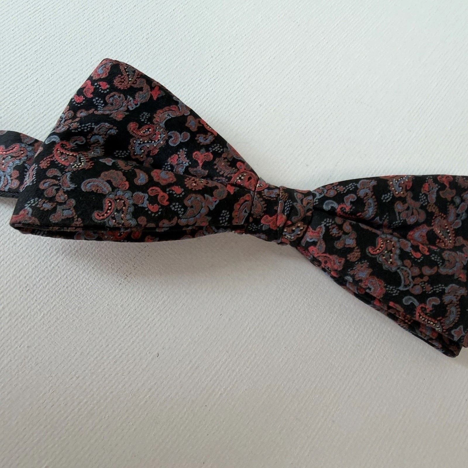 Oscar De La Renta Oscar de la Renta Vintage Silk Bow Tie BlackRed Paisley USA Size ONE SIZE - 10 Thumbnail
