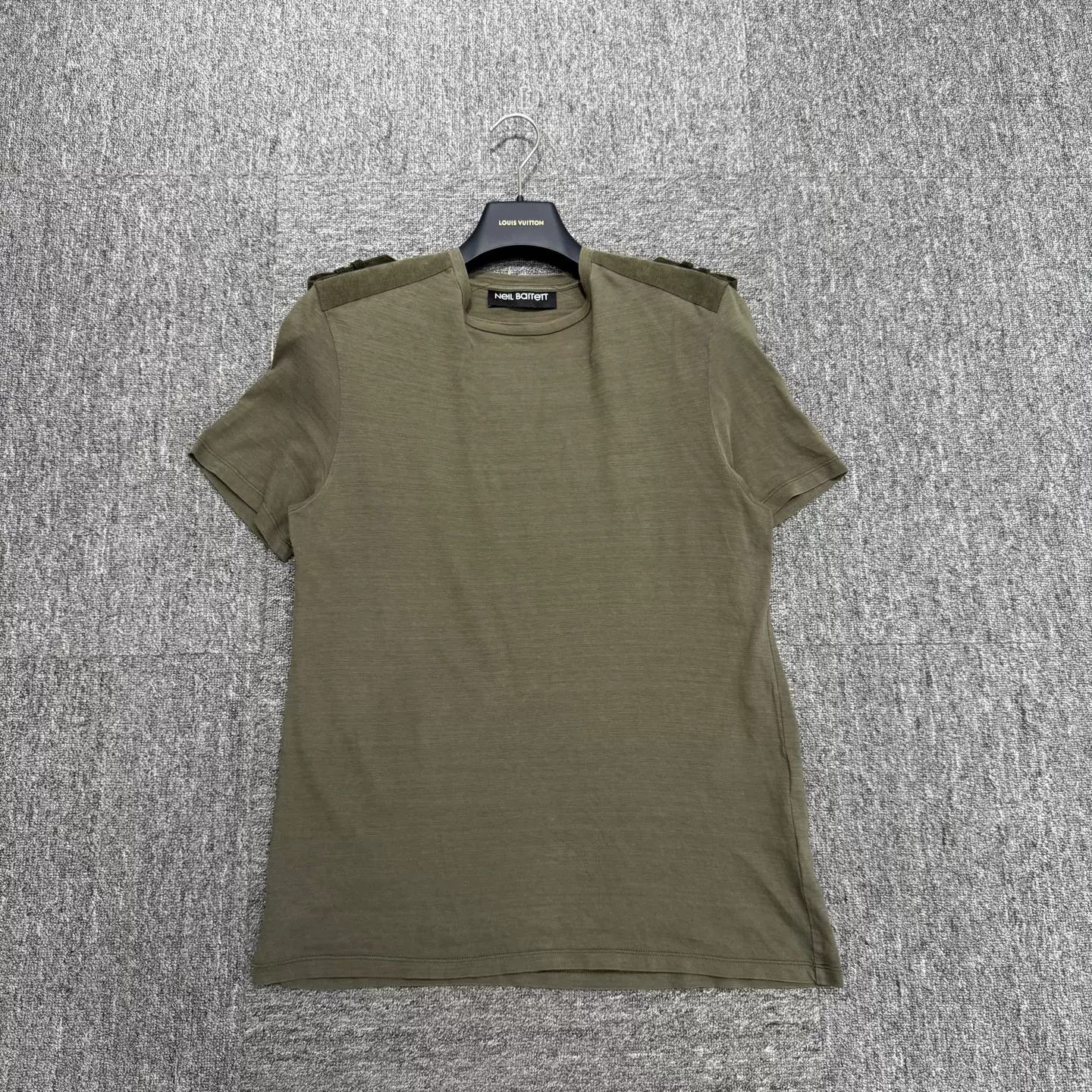 Neil Barrett NEIL BARRETT Padded Shoulder Short Sleeve Size US XS / EU 42 / 0 - 1 Thumbnail