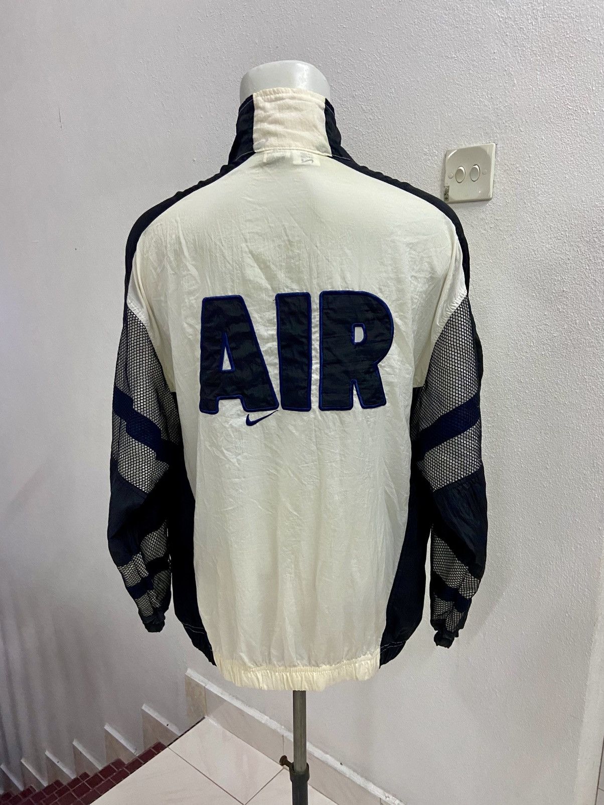 Nike × Vintage VINTAGE 90's NIKE AIR UPTEMPO WINDBREAKER Size US L / EU 52-54 / 3 - 6 Thumbnail