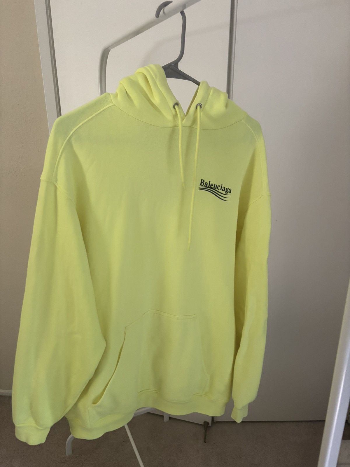 Balenciaga Balenciaga neon yellow campaign medium fit hoodie Size US L / EU 52-54 / 3 - 13 Thumbnail