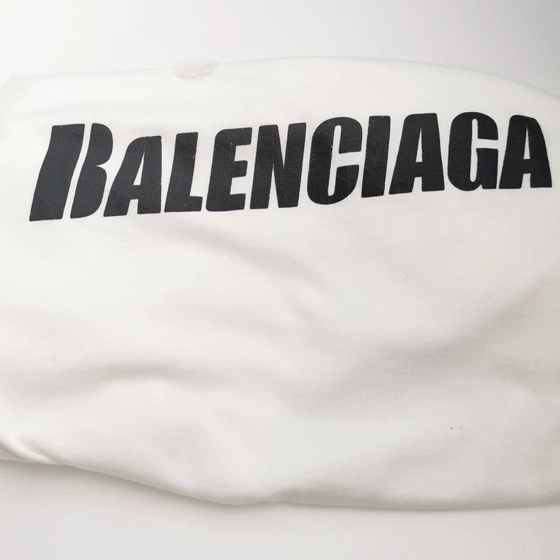 Balenciaga Balenciaga Cotton Plain Letter Logo Crewneck T-Shirt M Siz Size US M / EU 48-50 / 2 - 3 Thumbnail