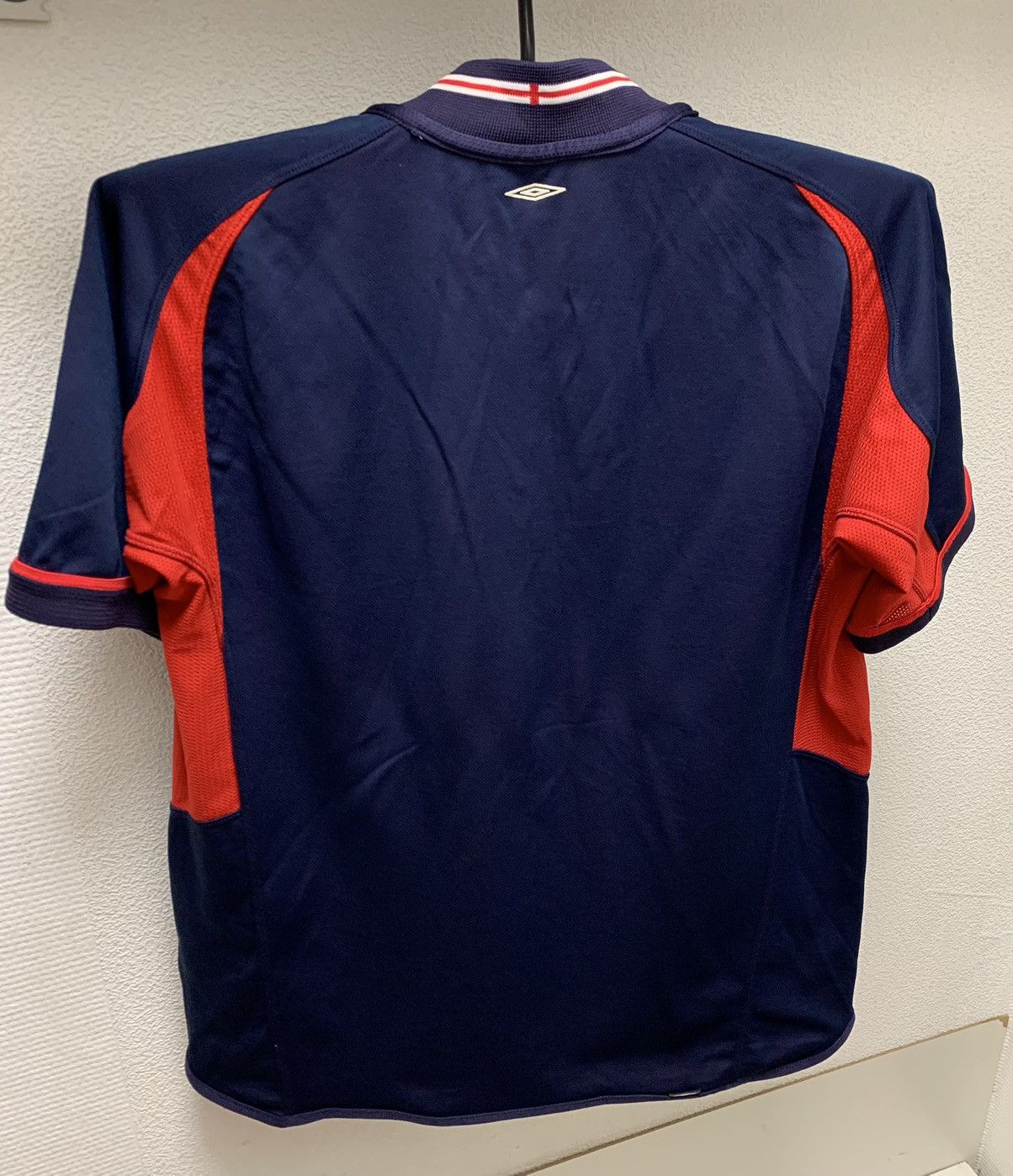 Umbro England umbro vintage soccer jersey reversible 2002 M-L sz Size US M / EU 48-50 / 2 - 8 Thumbnail