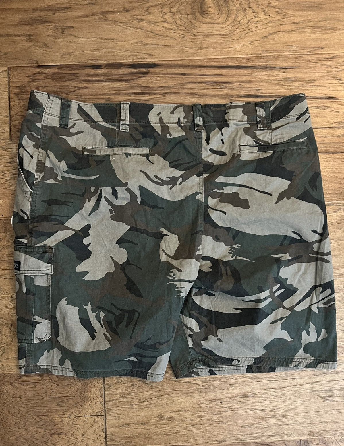 Wrangler Wrangler camo shorts Size US 44 / EU 60 - 2 Thumbnail