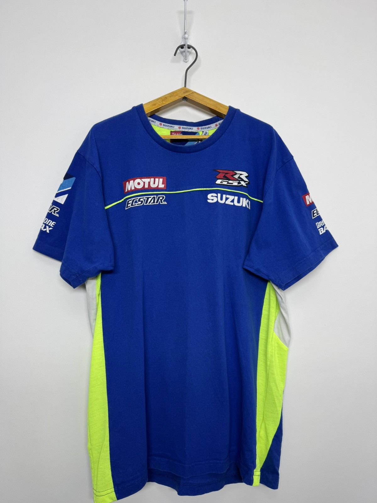 Vintage Vintage Y2k Suzuki Racing Big Logo T Shirt Size US L / EU 52-54 / 3 - 7 Thumbnail