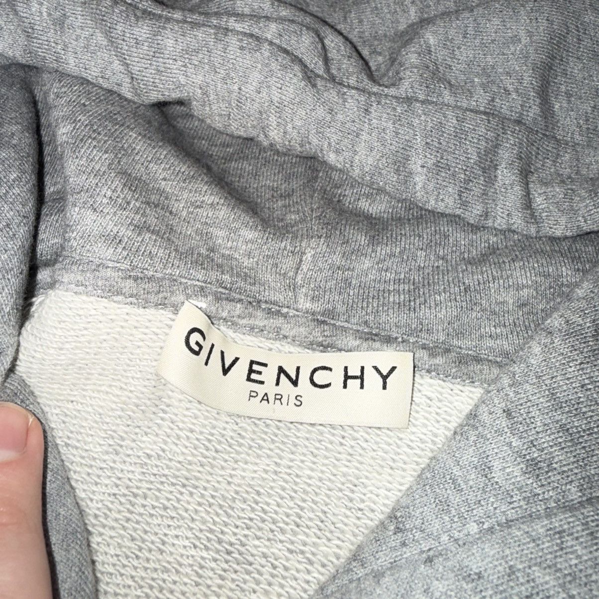 Givenchy Givenchy Paris size M hooded sweatshirt silver embossed Size US M / EU 48-50 / 2 - 4 Thumbnail