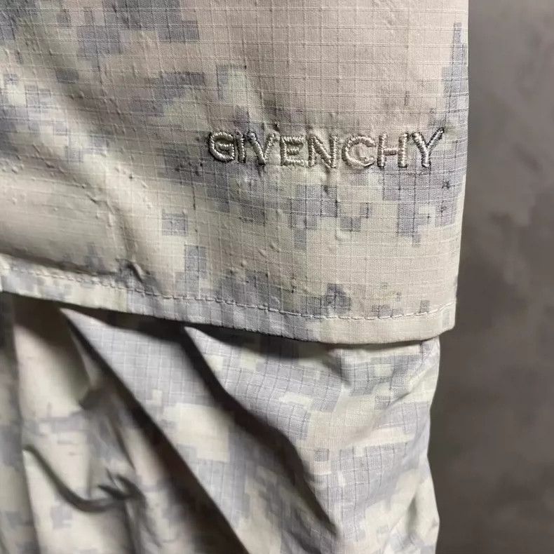Givenchy Givenchy Latest White Camouflage Multifunctional Pockets E Size US 32 / EU 48 - 3 Thumbnail