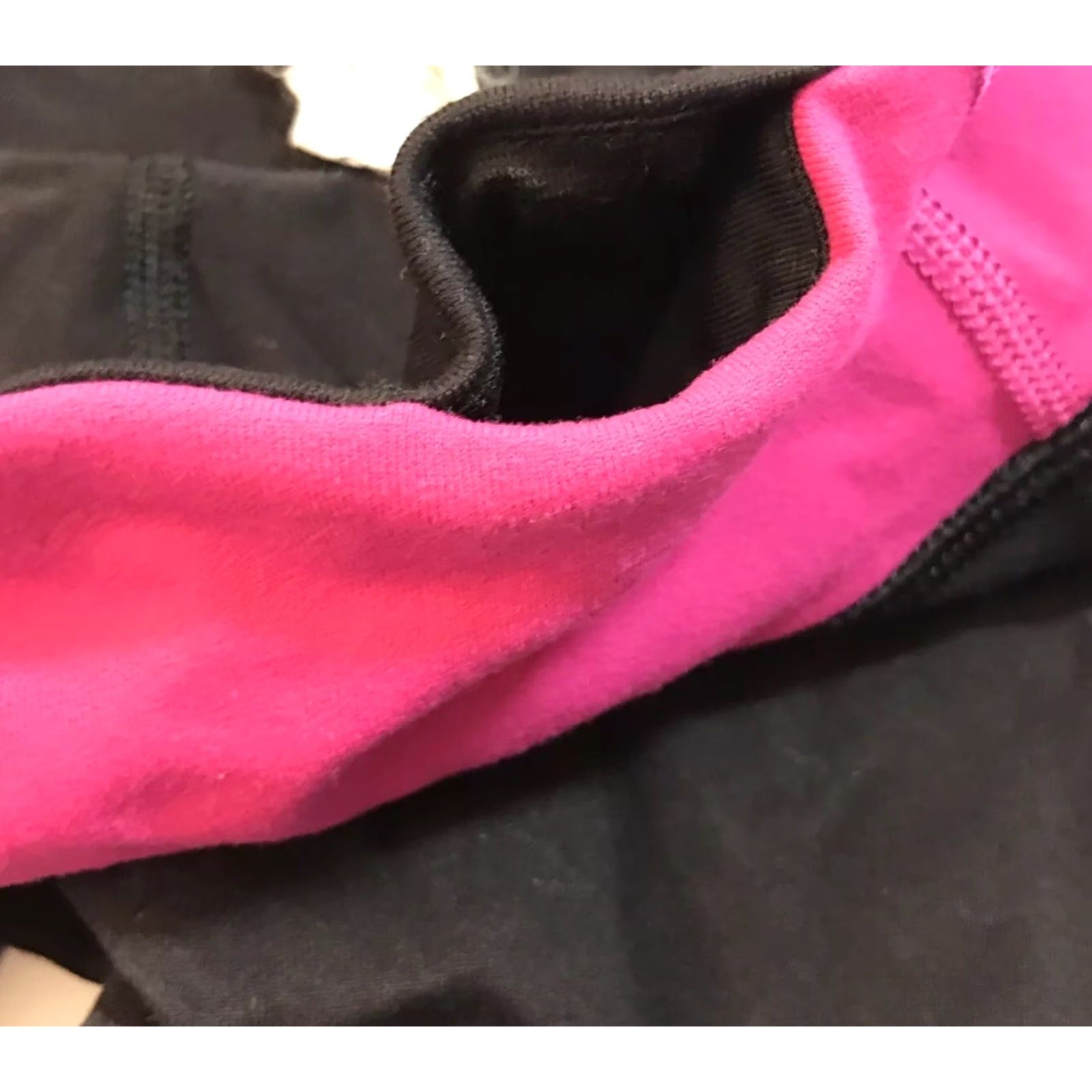 Lululemon Lululemon Capri Leggings - Womens Size 4 - Black Pink - Yoga Gym Workout Pockets - Regular Inseam 20" Size 24" / US 00 / IT 34 - 5 Thumbnail