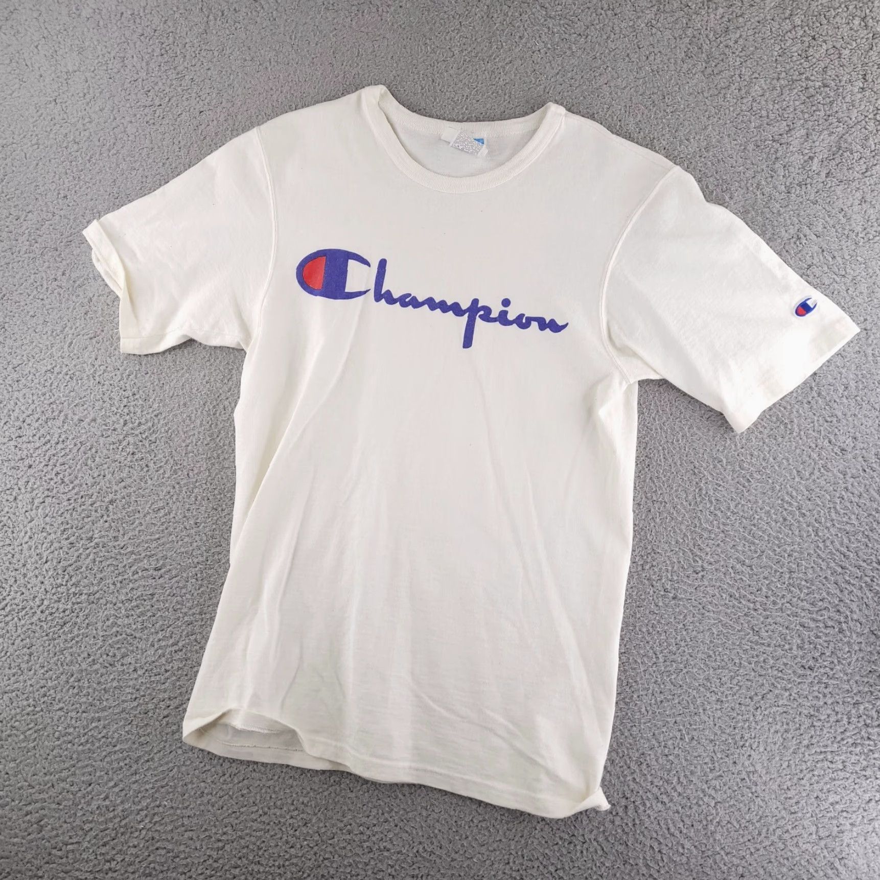 Champion VINTAGE Champion Shirt Mens Small White Crewneck Short sleeve Script Spellout Logo Size US S / EU 44-46 / 1 - 2 Thumbnail