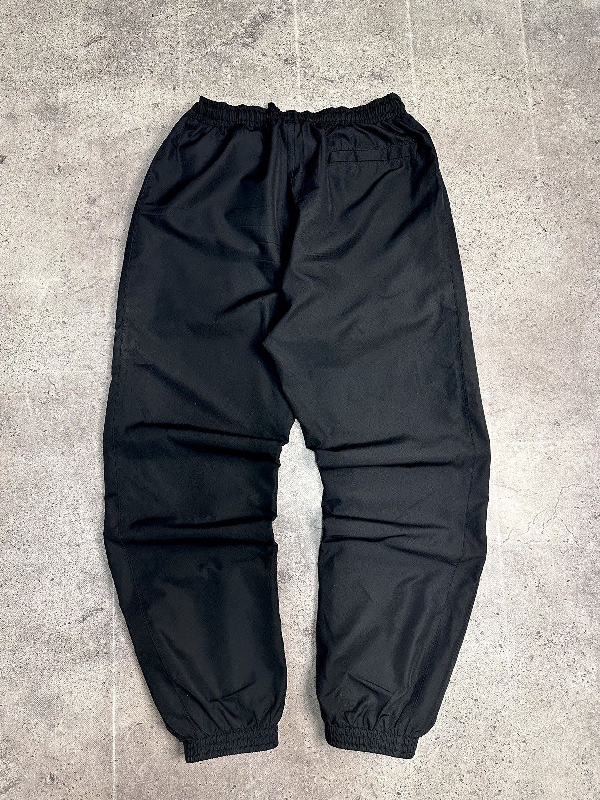 Nike Nike swoosh joggers black track pants y2k hype streetwear Size US 32 / EU 48 - 10 Thumbnail