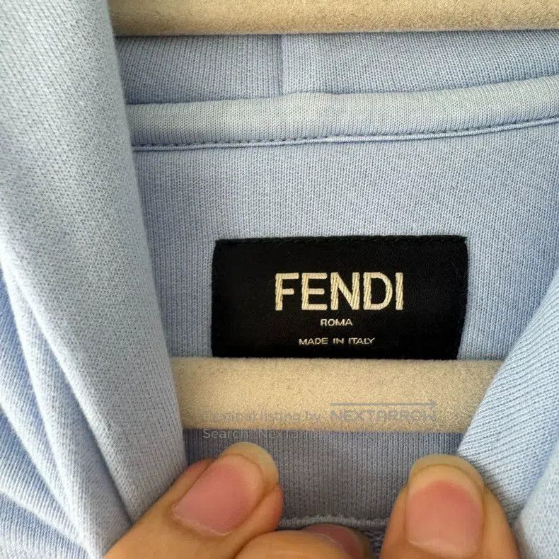 Fendi Fendi Embossed Logo Colorblock Hooded, Men's Sweatshirt, B Size US M / EU 48-50 / 2 - 3 Thumbnail