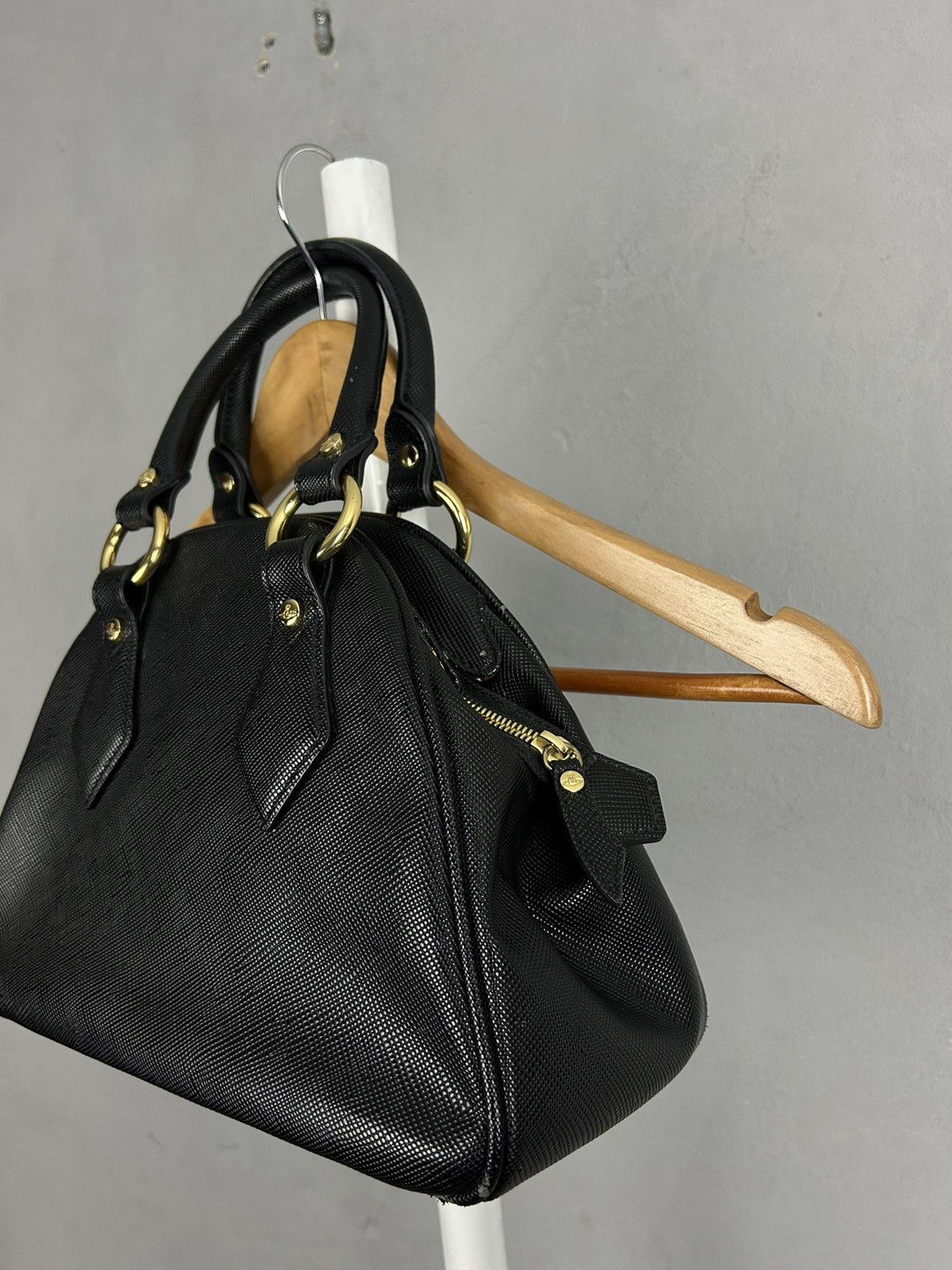 Vivienne Westwood Vivienne Westwood Anglomania Black Handbag Orb Logo Size ONE SIZE - 7 Thumbnail