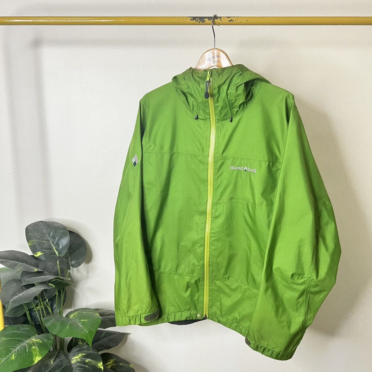 Montbell Montbell Outdoor Rain Hiker Waterproof Mountain Parka Jacket Size US L / EU 52-54 / 3 - 1 Thumbnail