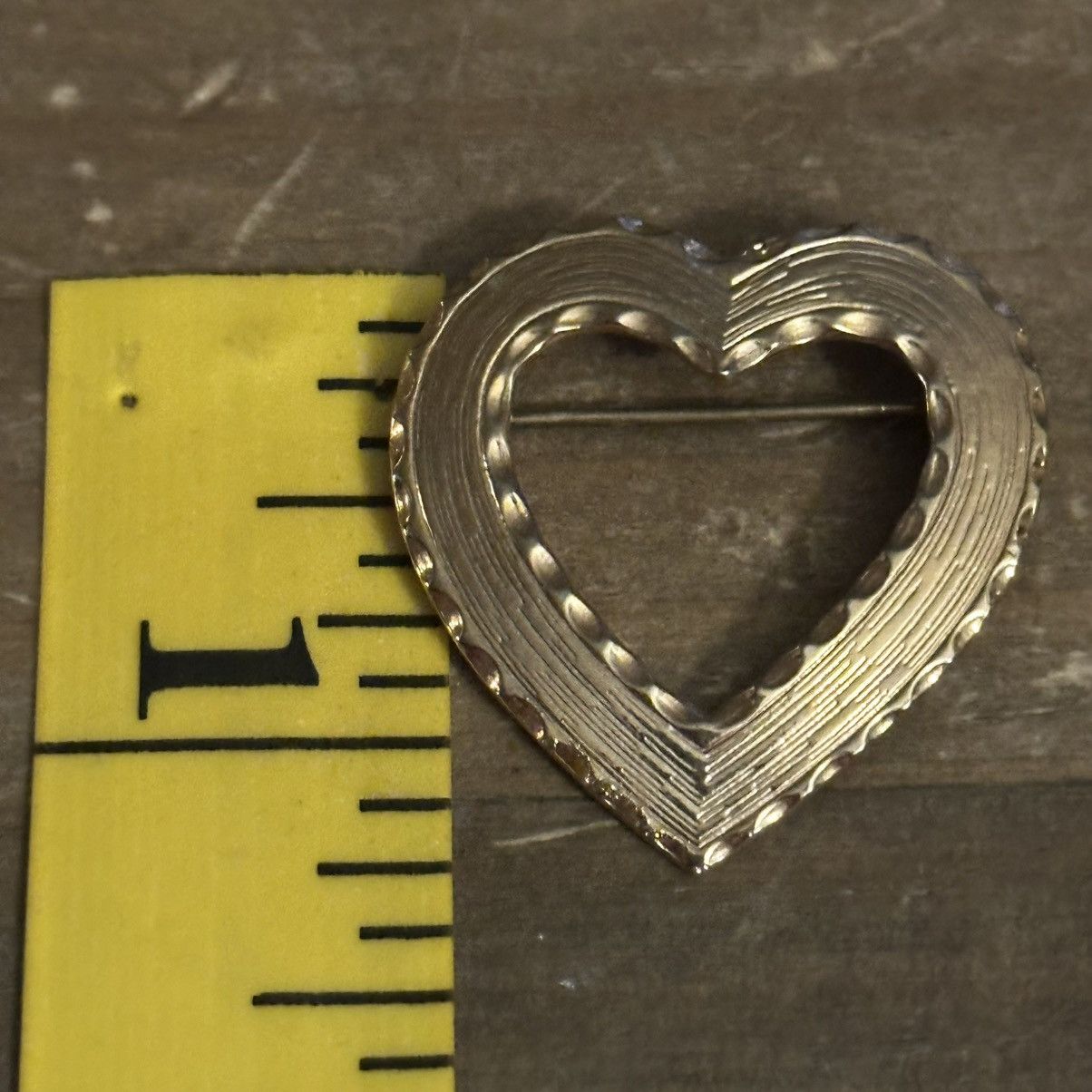 Vintage Vintage gold tone open heart brooch Size ONE SIZE - 3 Thumbnail