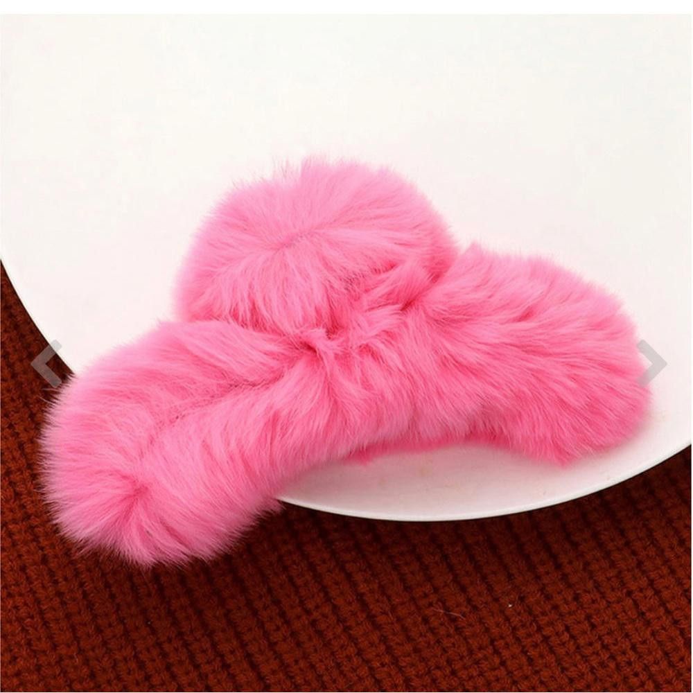 Designer Barbie faux fur claw clip Size ONE SIZE - 1 Thumbnail
