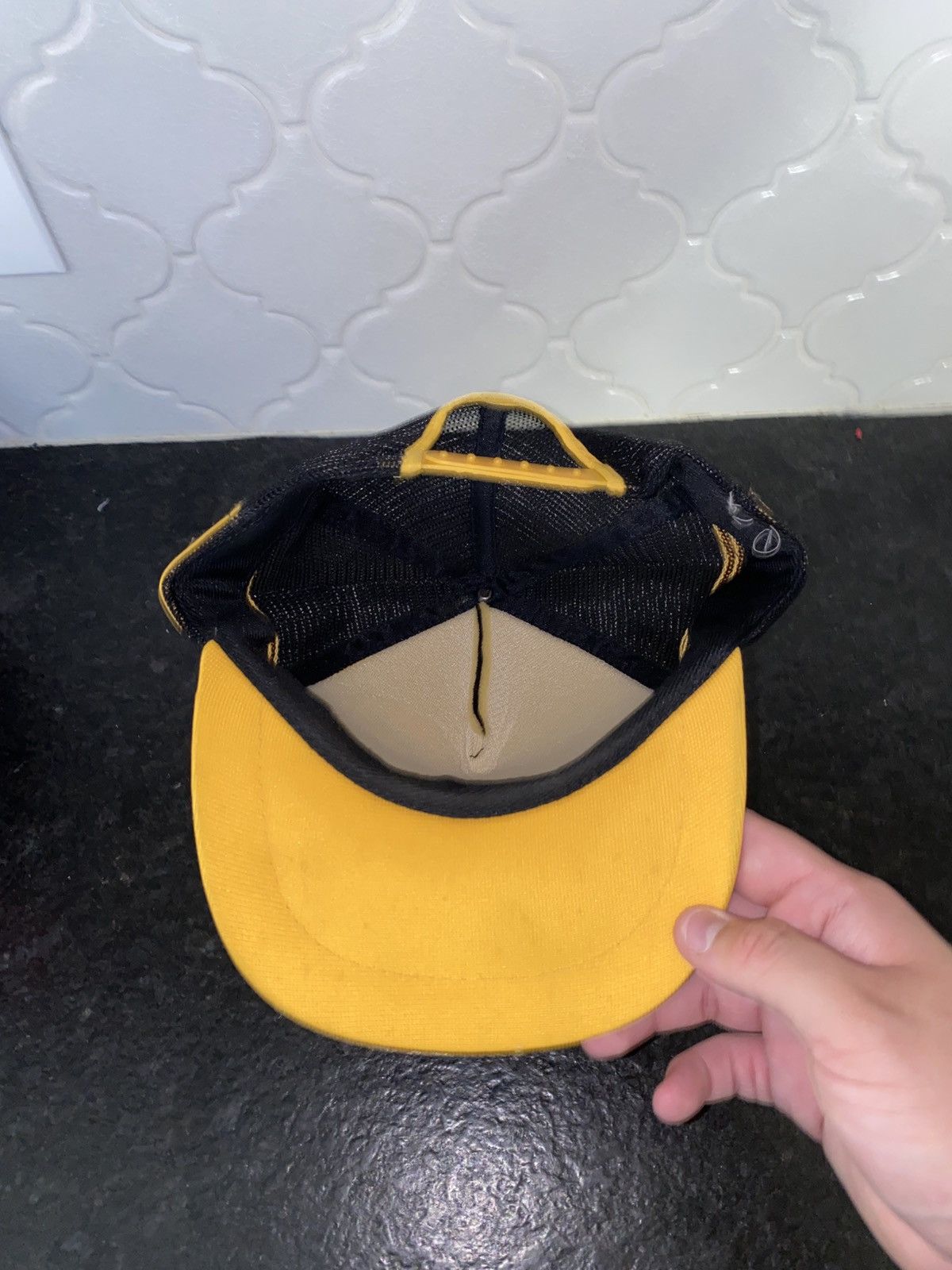 Other Vintage 80s Iowa Hawkeyes striped trucker hat Size ONE SIZE - 3 Thumbnail