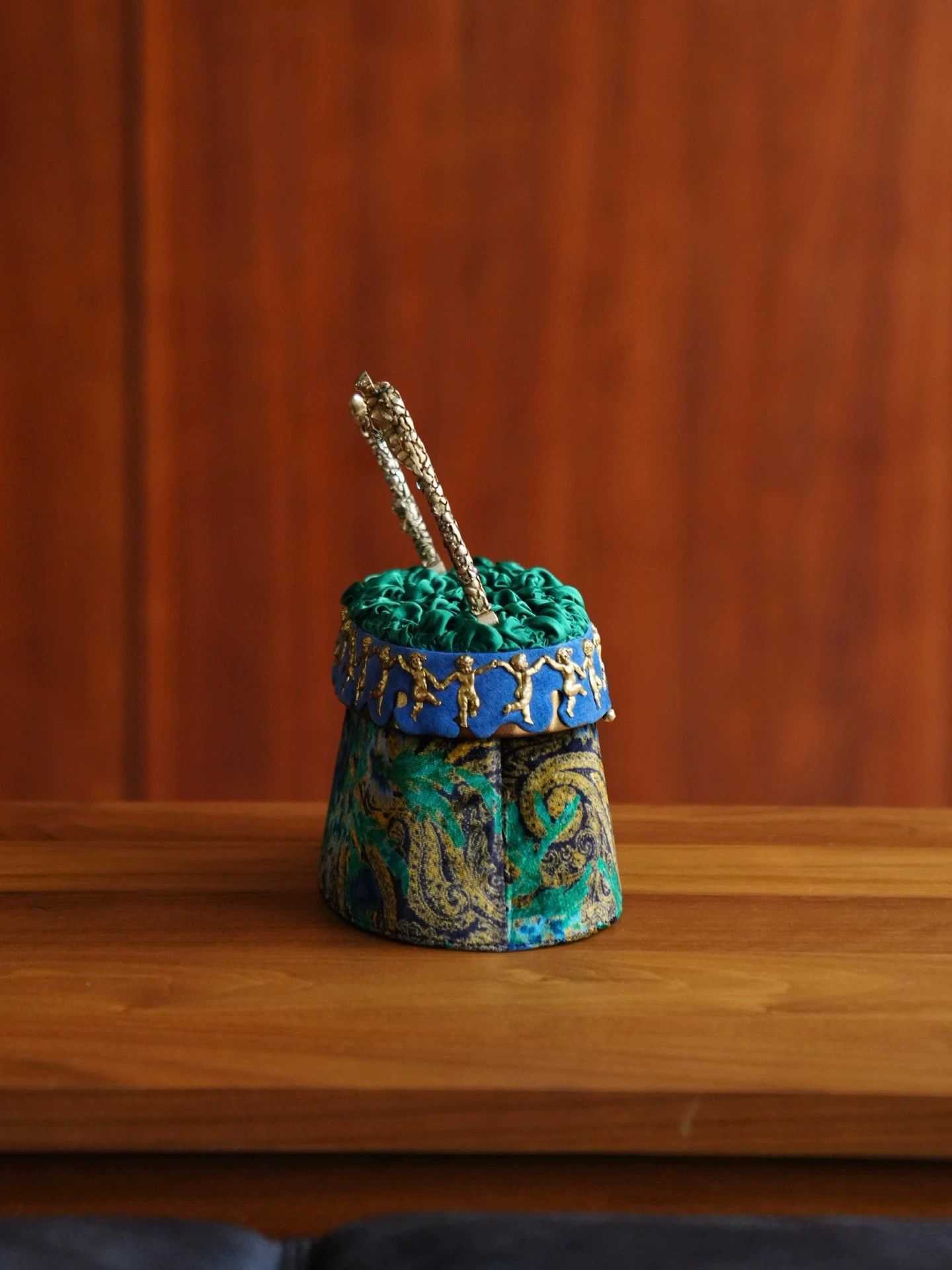 Vintage Women's Vintage French Angel Painted Velvet Gilt Metal Bag Size ONE SIZE - 5 Thumbnail