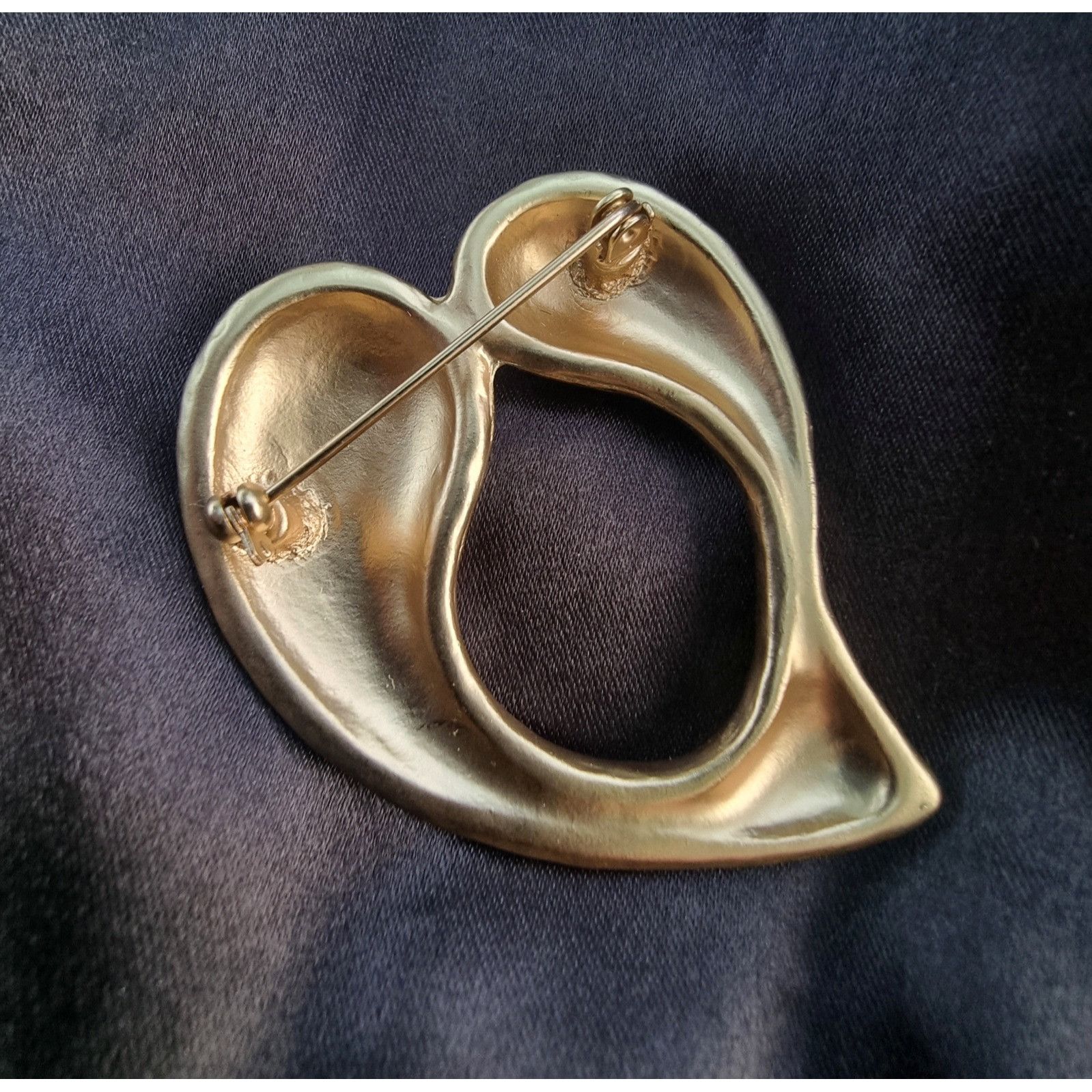 Vintage Heart Love Brooch Pin Gold Toned Puff Style Size ONE SIZE - 6 Thumbnail