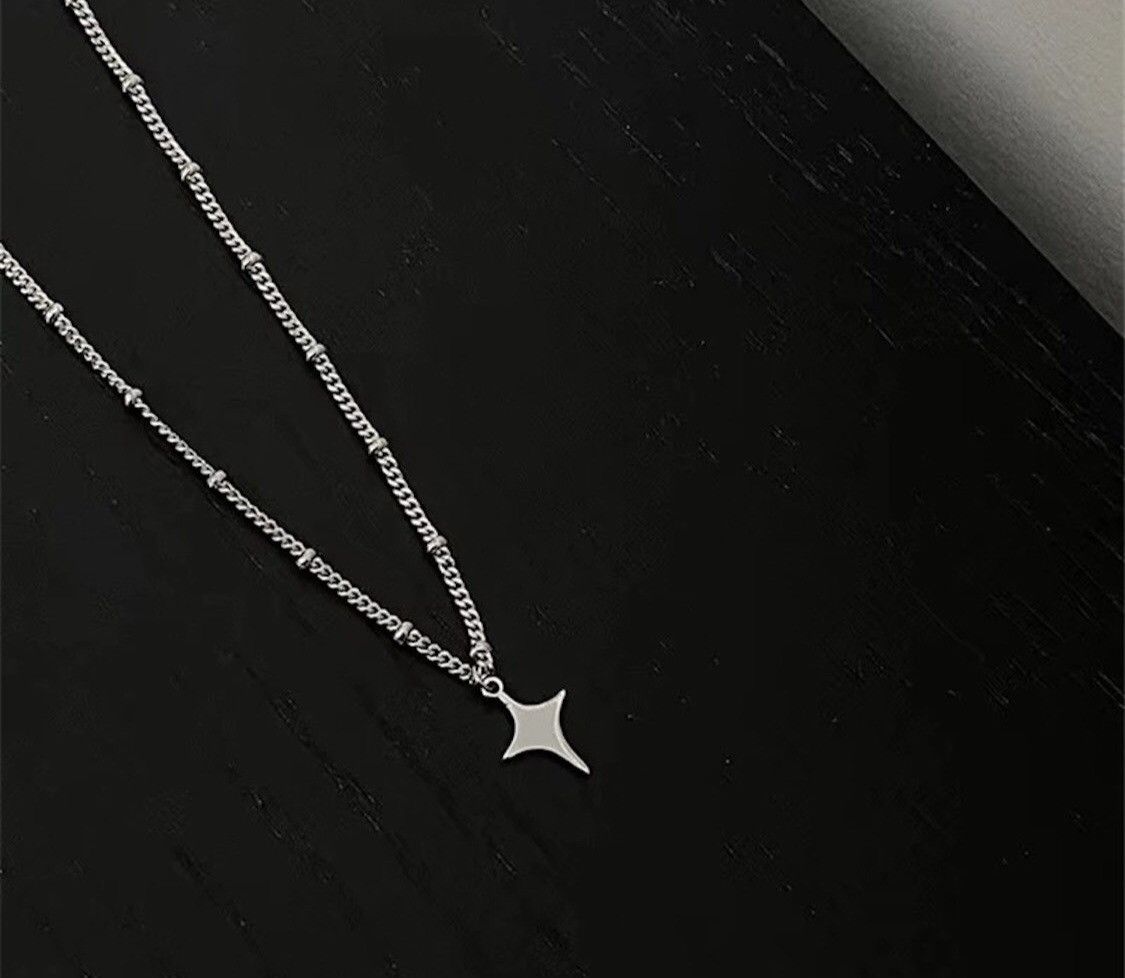 Jewelry Mini Star Pendant Necklace Size ONE SIZE - 2 Thumbnail