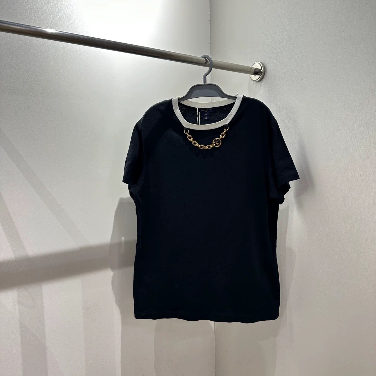 Louis Vuitton Louis Vuitton Multi T-Shirt XL Women Size XL / US 12-14 / IT 48-50 - 1 Thumbnail