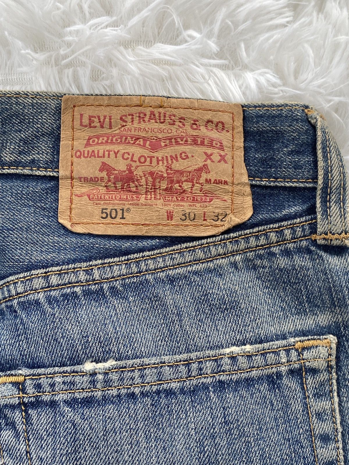 Levi's 🔥BINDING NOW🔥Vintage Levi’s 501 Distressed Jeans Button-fly Size US 30 / EU 46 - 15 Thumbnail
