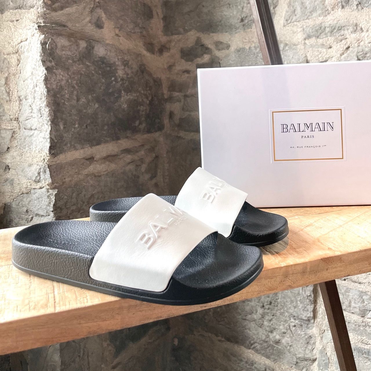 Balmain Balmain White Leather Logo Slides Size US 10 / IT 40 - 1 Thumbnail