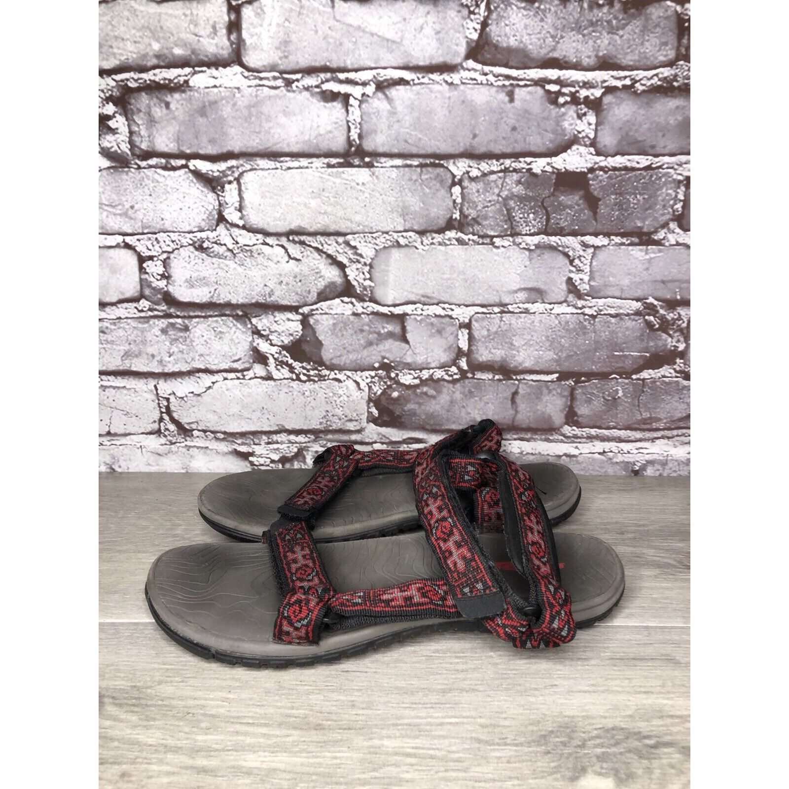 Teva Teva Hurricane 3 Red Black Lizard Print Nylon Strappy Hiking Size US 7 / EU 40 - 1 Thumbnail