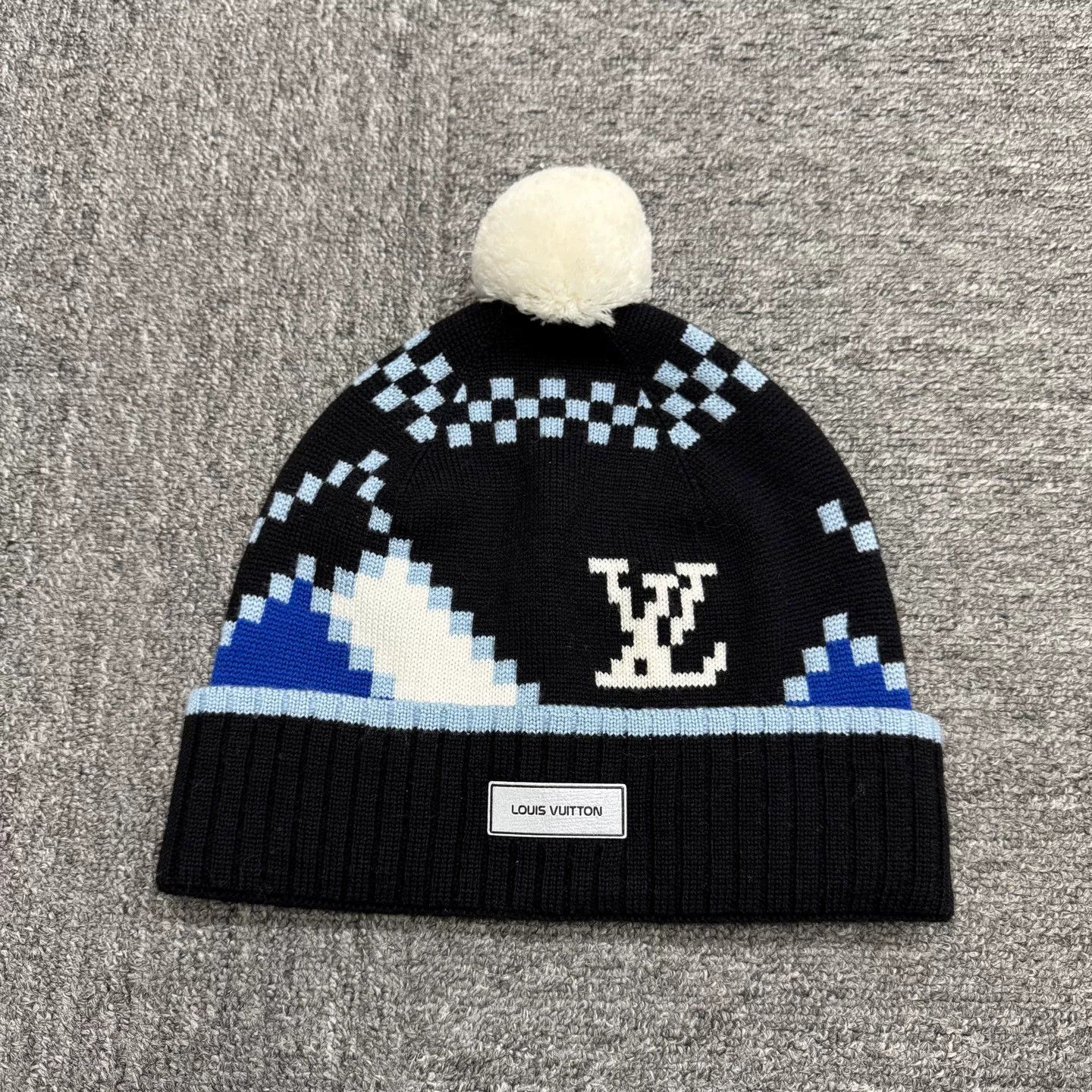 Louis Vuitton Louis Vuitton Damier Wool Beanie Size ONE SIZE - 1 Thumbnail