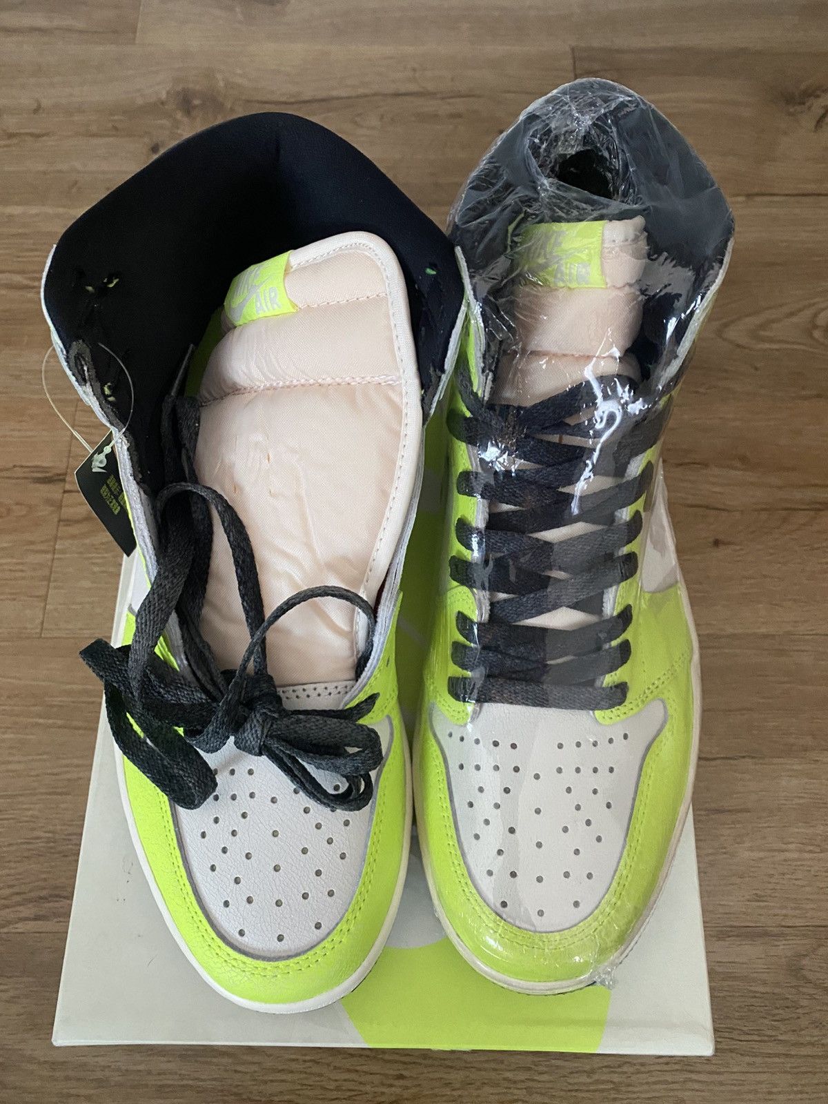 Nike Air Jordan 1 Retro High OG Visionaire Size US 8.5 / EU 41-42 - 4 Thumbnail