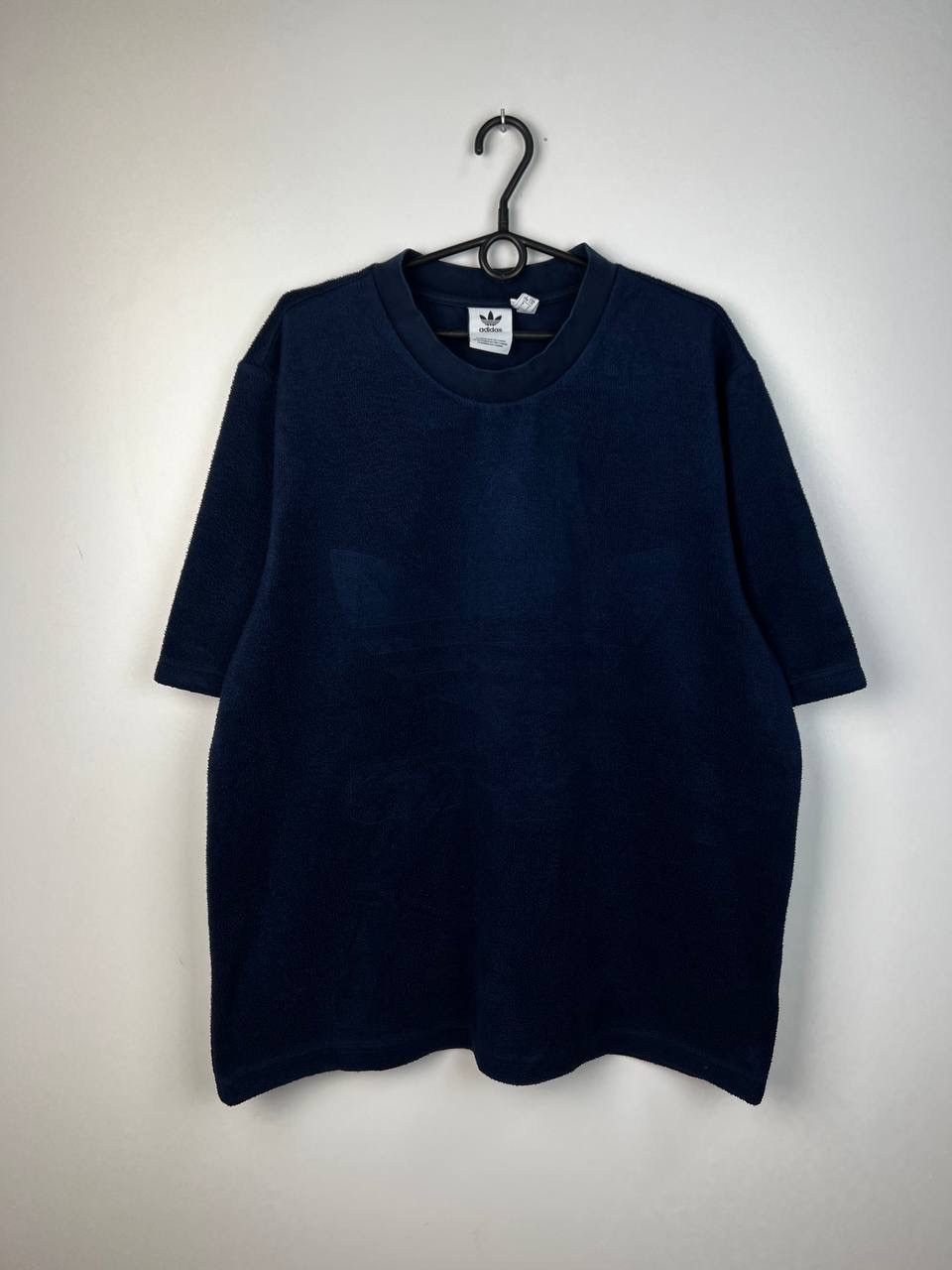 Adidas streetwear t-shirts size L