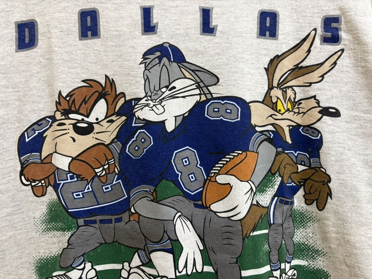 Vintage Vintage 1993 Looney Tunes Cartoon Dallas Cowboys NFL Size US XL / EU 56 / 4 - 6 Thumbnail