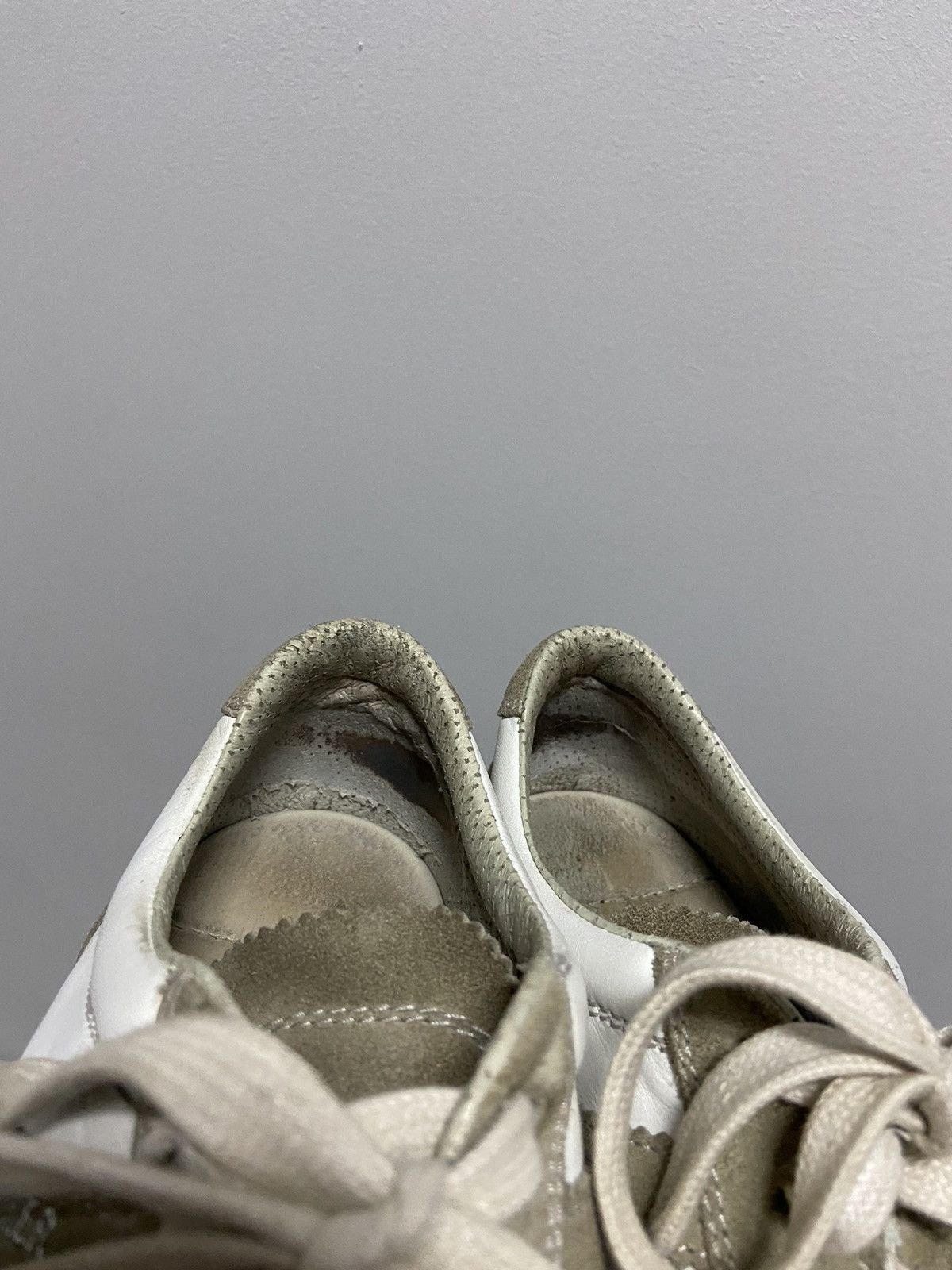 Moncler Moncler low top sneakers leather vintage luxury logo Size US 8 / EU 41 - 10 Thumbnail