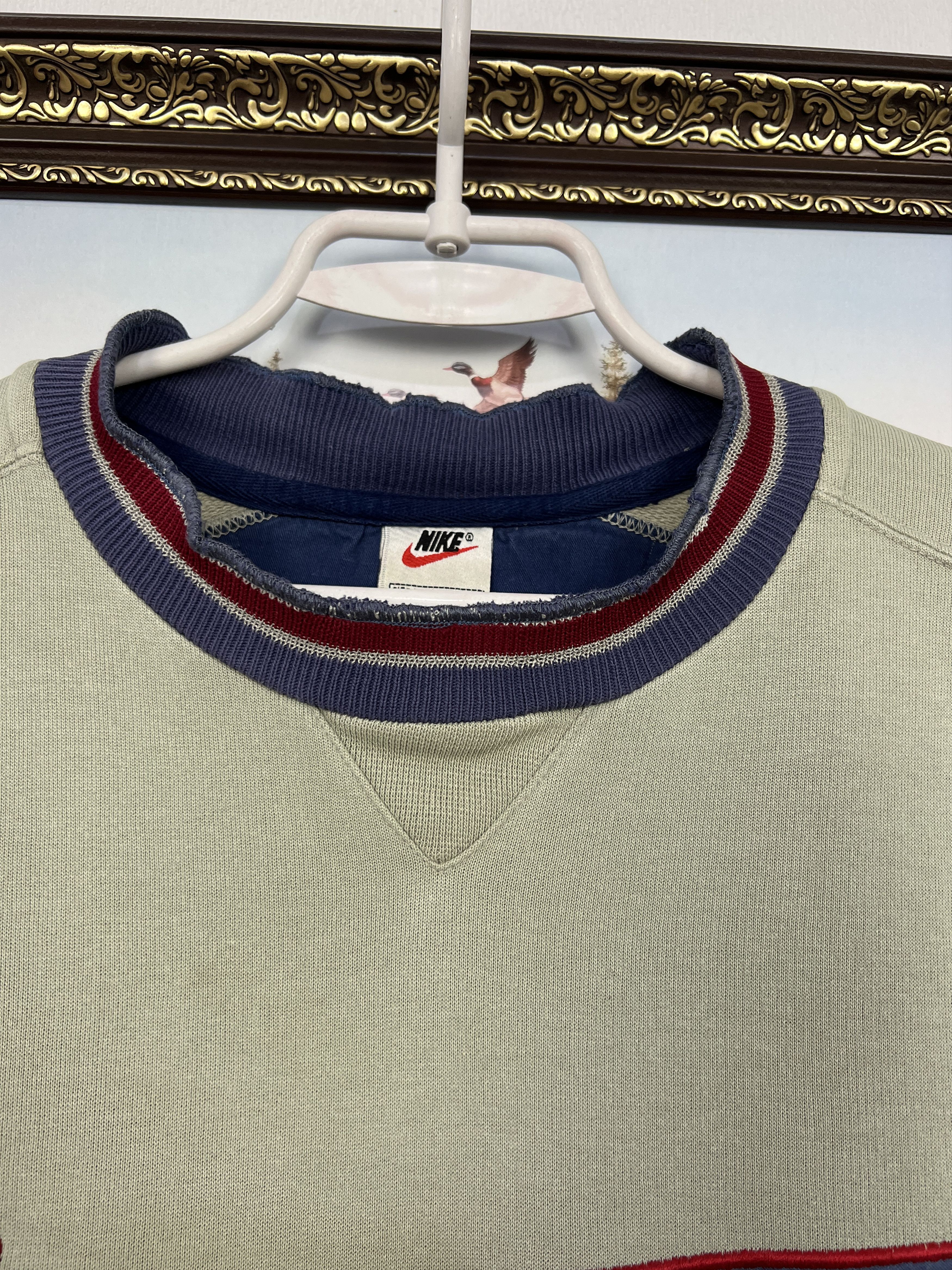 Nike Vintage 90's Nike Sweatshirt Big Swoosh Logo Center Mens Size US L / EU 52-54 / 3 - 4 Thumbnail