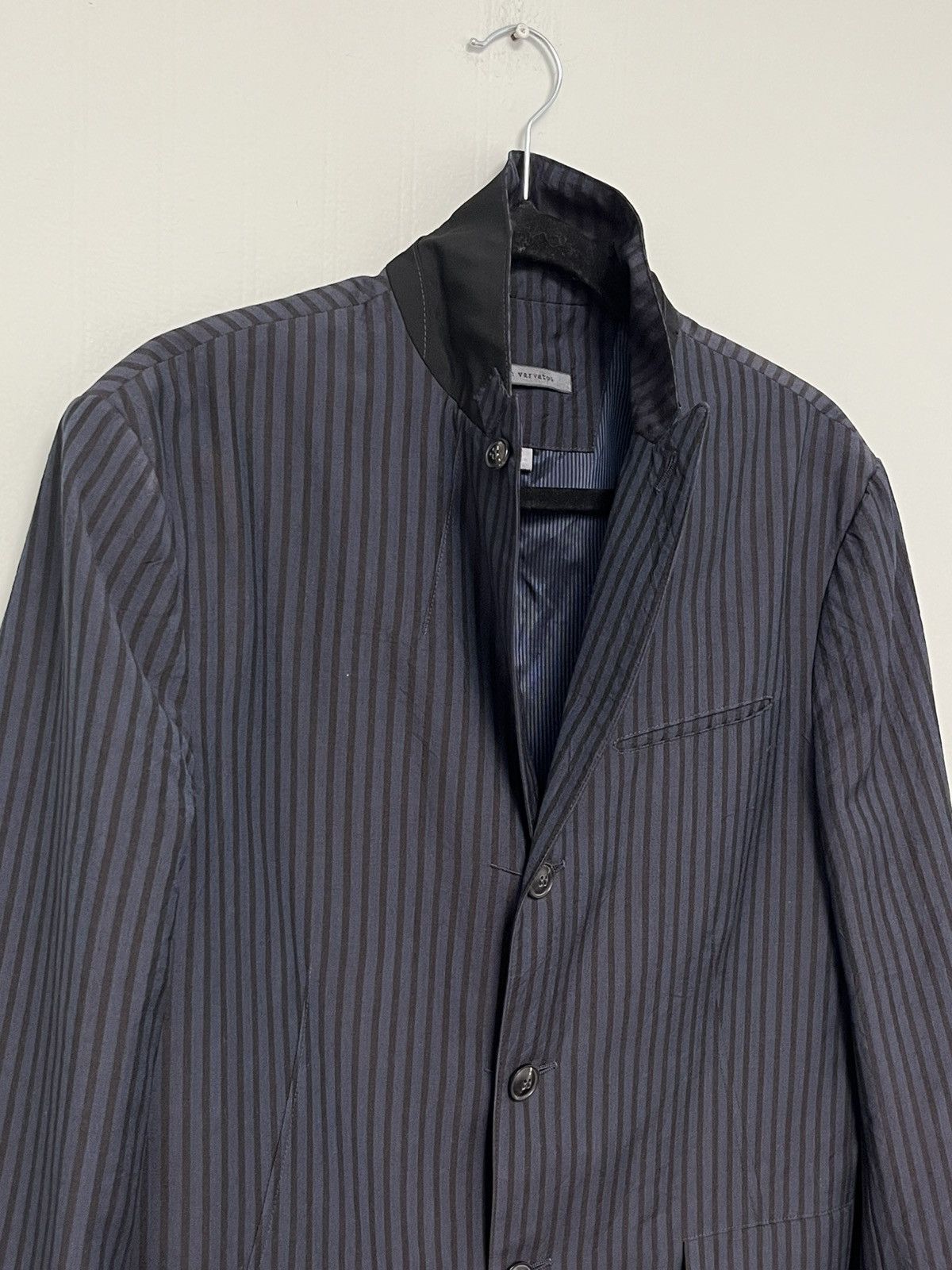 John Varvatos Peak lapel striped jacket. Size EU 50 USA 40 Size US M / EU 48-50 / 2 - 11 Thumbnail