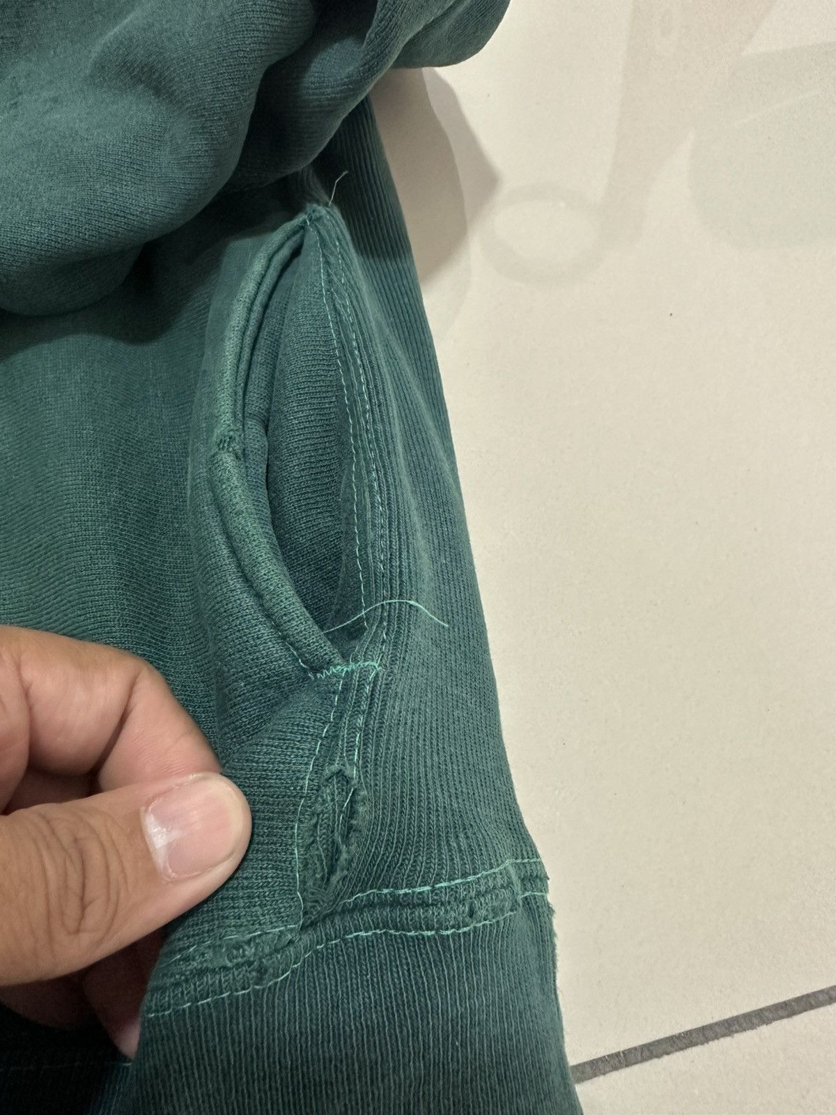 Champion Trashed Vtg 80’s Champion Sweatshirt Universirty of Vermont Size US L / EU 52-54 / 3 - 8 Thumbnail
