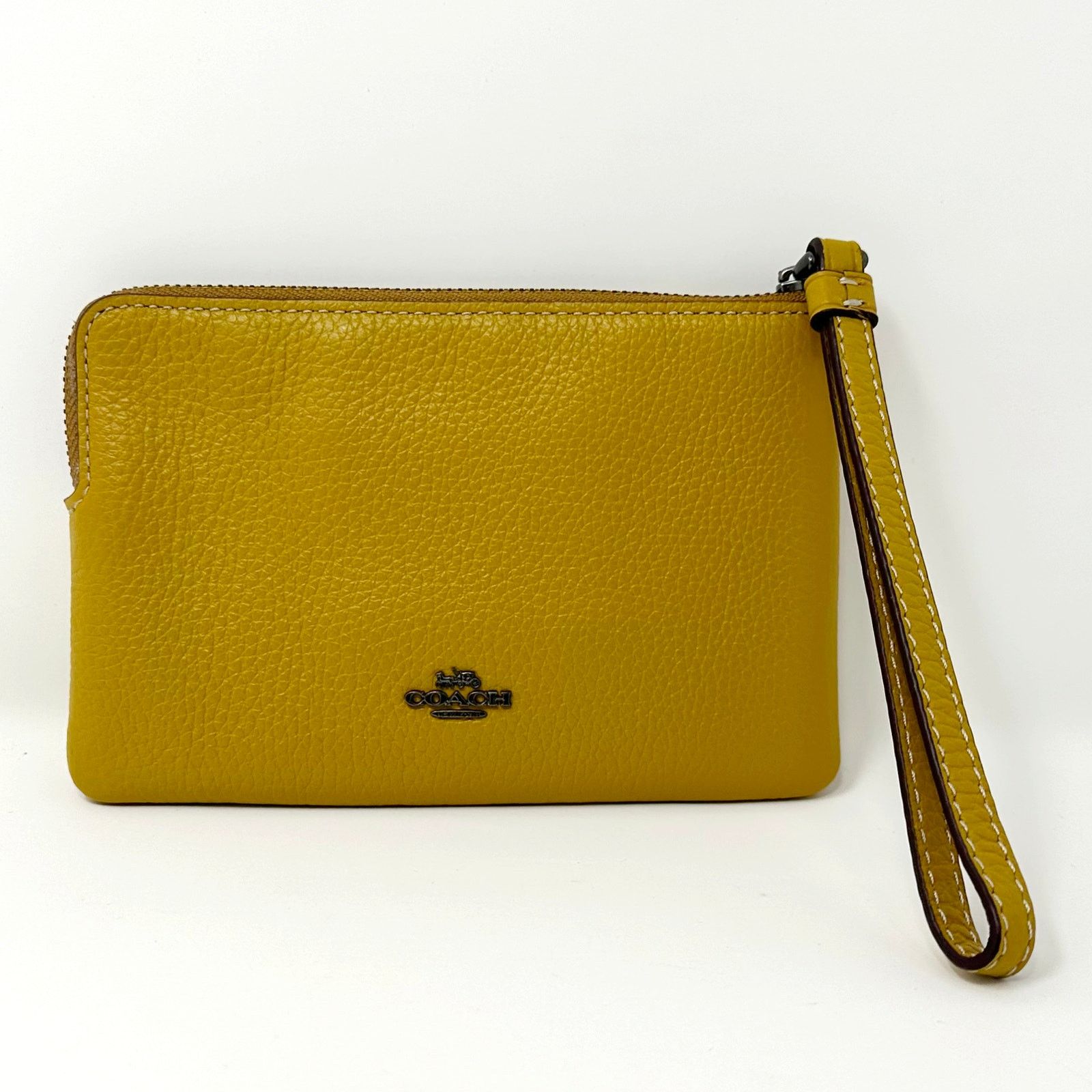 Coach Peanuts Corner Zip Wristlet Snoopy Present Motif CF215