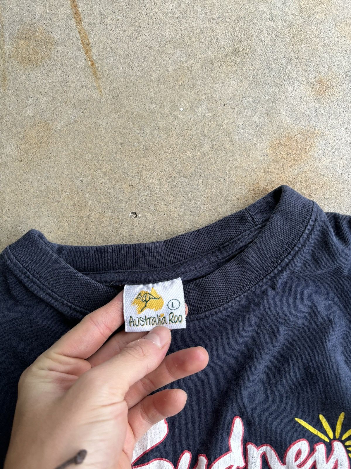 Vacation × Vintage Crazy 90s Sydney Australia Boxy Opera House Faded Tee Size US M / EU 48-50 / 2 - 5 Thumbnail