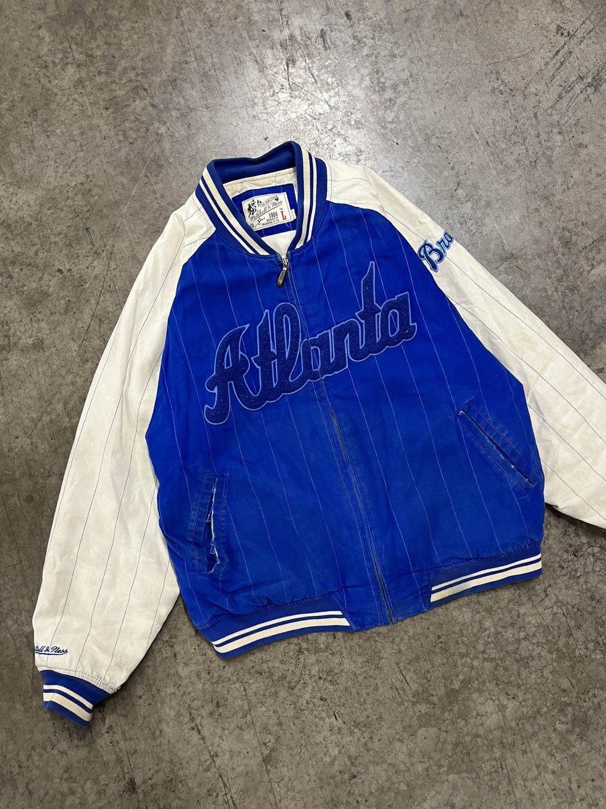 Vintage Atlanta braves vintage pin stripe Mitchell and ness jacket Size US L / EU 52-54 / 3 - 2 Thumbnail