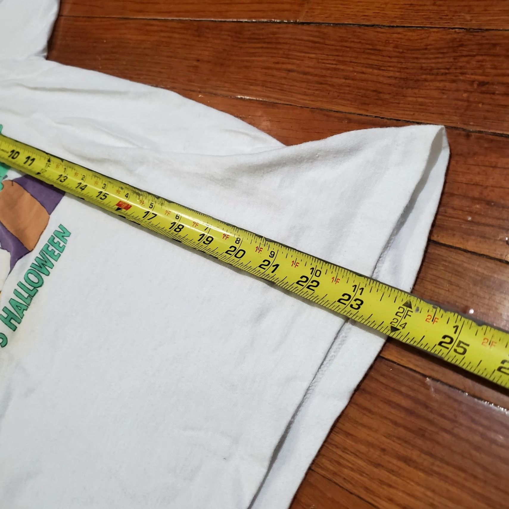 Hanes VINTAGE Bennigan's Halloween Shirt Mens Small White Eat Drink Be Scary Graphic Size US S / EU 44-46 / 1 - 6 Thumbnail