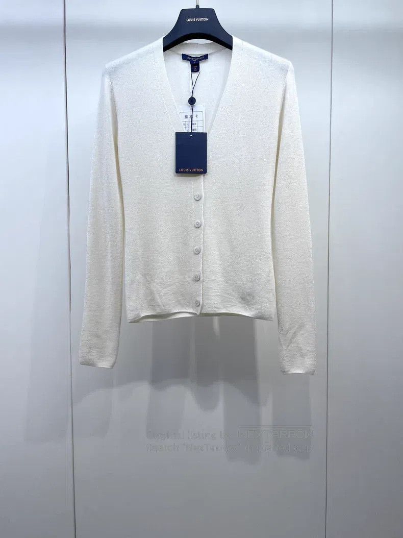 Louis Vuitton Louis Vuitton 24 cashmere knit cardigans sweater Size S / US 4 / IT 40 - 1 Thumbnail
