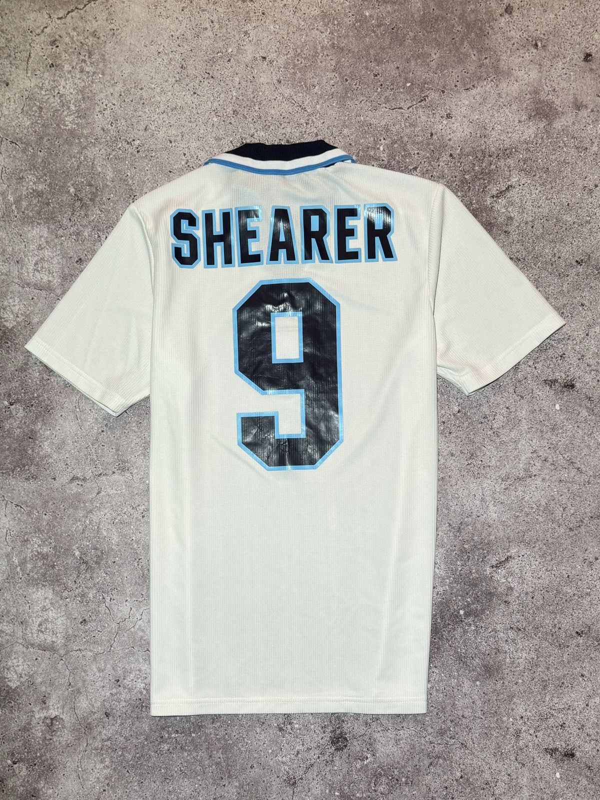 Umbro England 1995/96 Home football Umbro shirt #9 SHEARER Jersey Size US L / EU 52-54 / 3 - 6 Thumbnail