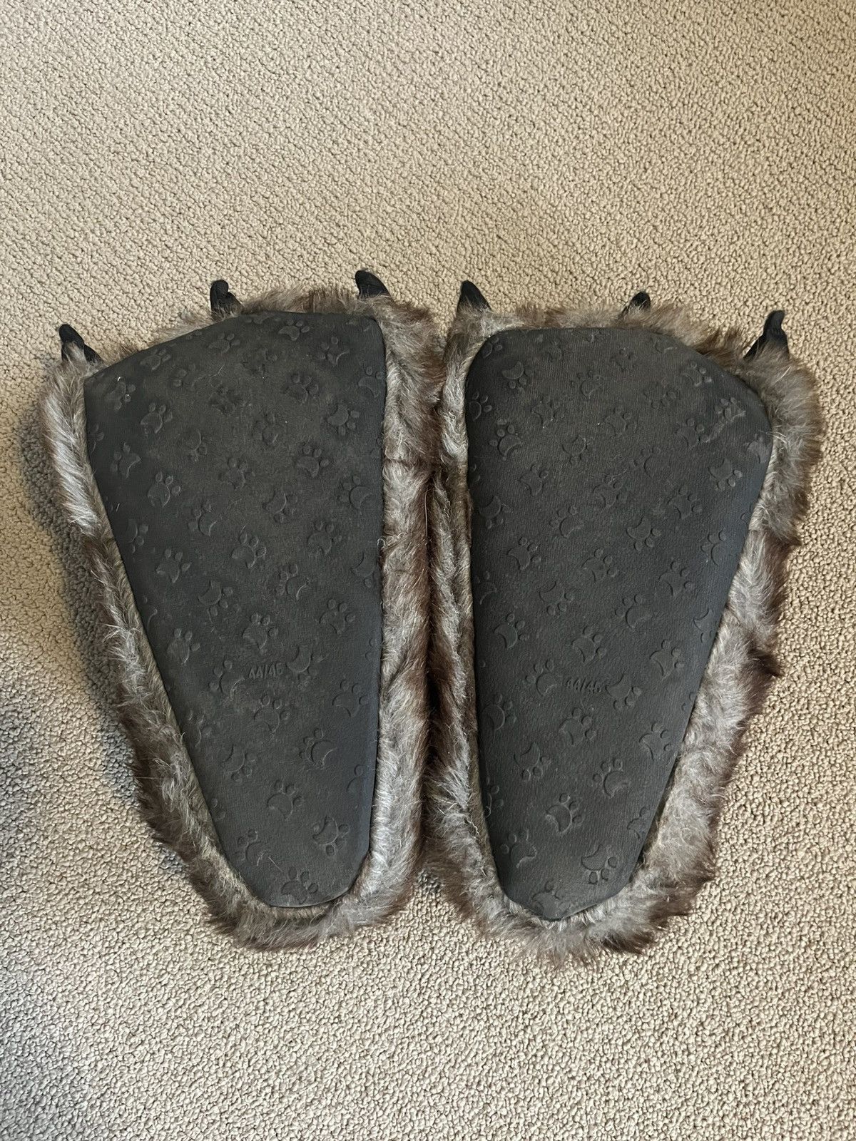 Vintage Fluffy bear slippers Size US 10 / EU 43 - 4 Thumbnail