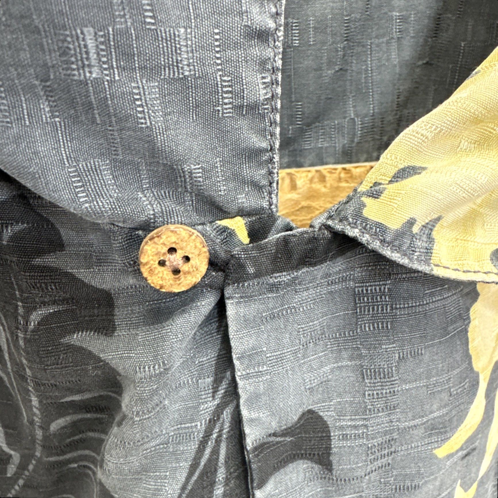 Tommy Bahama VINTAGE Tommy Bahama Floral Silk Button-Down Camp Shirt Mens XL Beach Size US XL / EU 56 / 4 - 4 Thumbnail