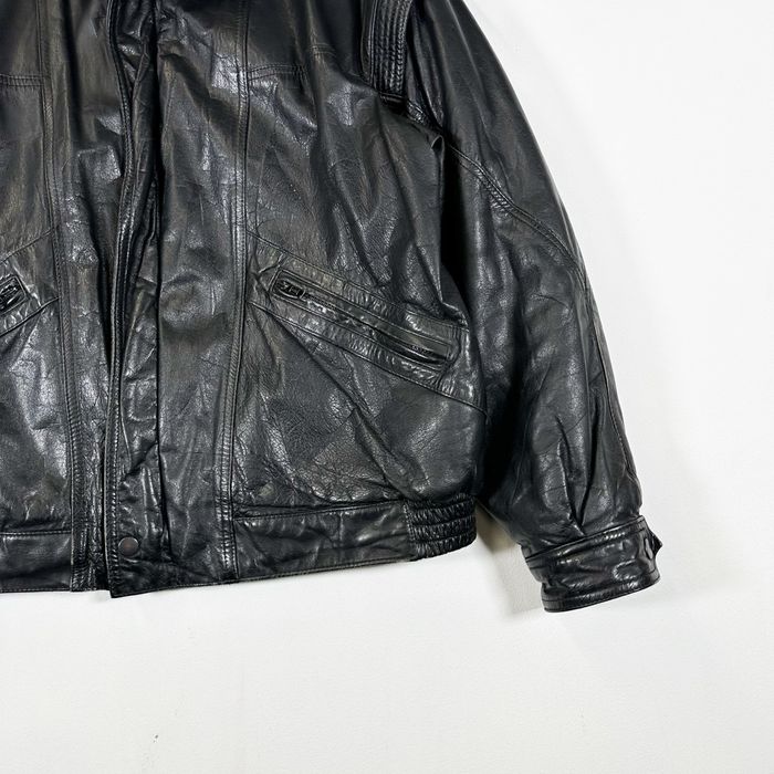 Vintage 90’s camouflage bomber jacket